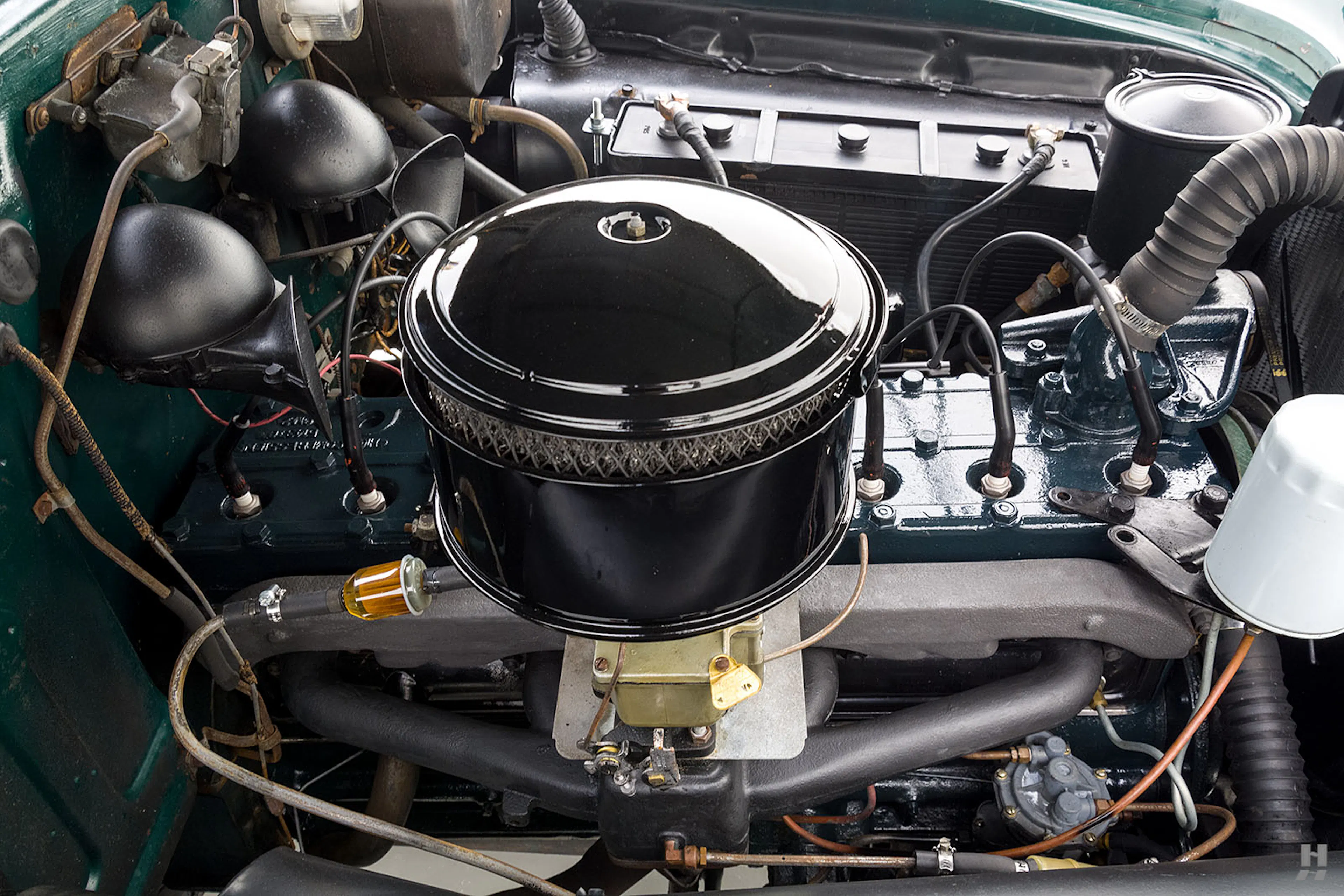 1953 Pontiac Chieftain Deluxe 4dr Station Wagon Courtesy of Hyman Ltd.