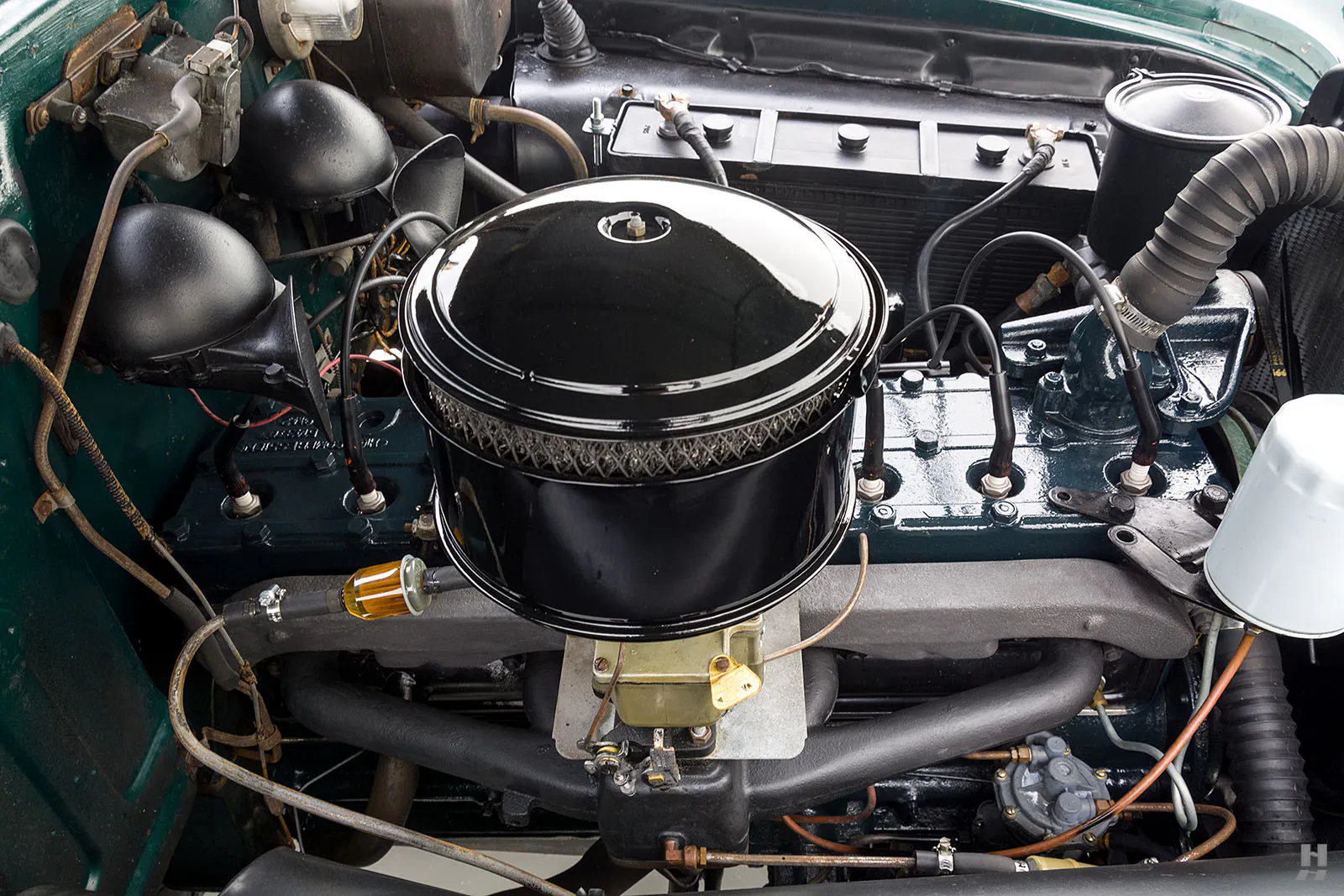 1953 Pontiac Chieftain Deluxe 4dr Station Wagon Courtesy of Hyman Ltd.