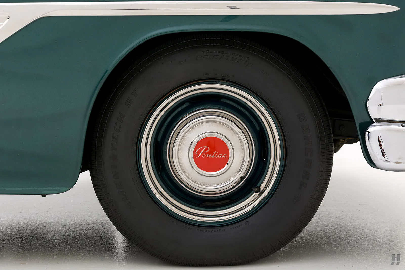 1953 Pontiac Chieftain Deluxe 4dr Station Wagon Courtesy of Hyman Ltd.