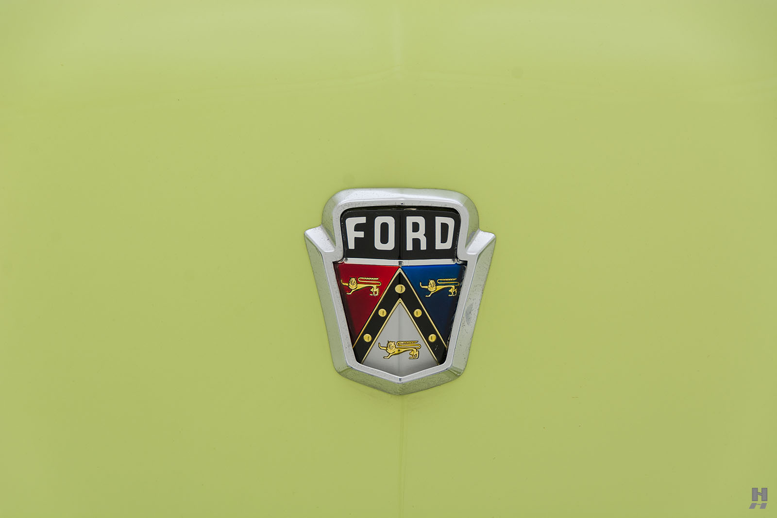 1951 ford custom deluxe crestliner