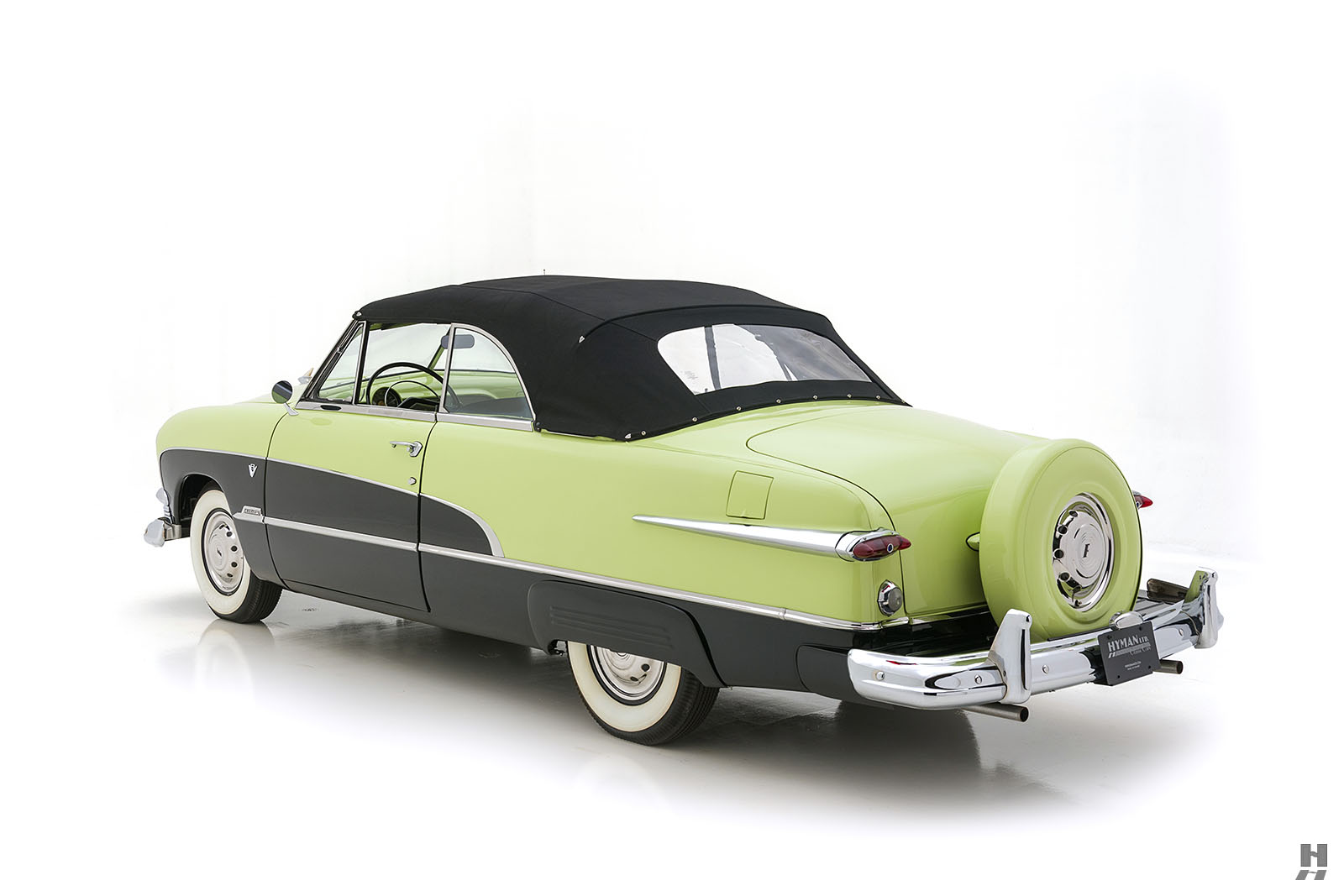 1951 ford custom deluxe crestliner