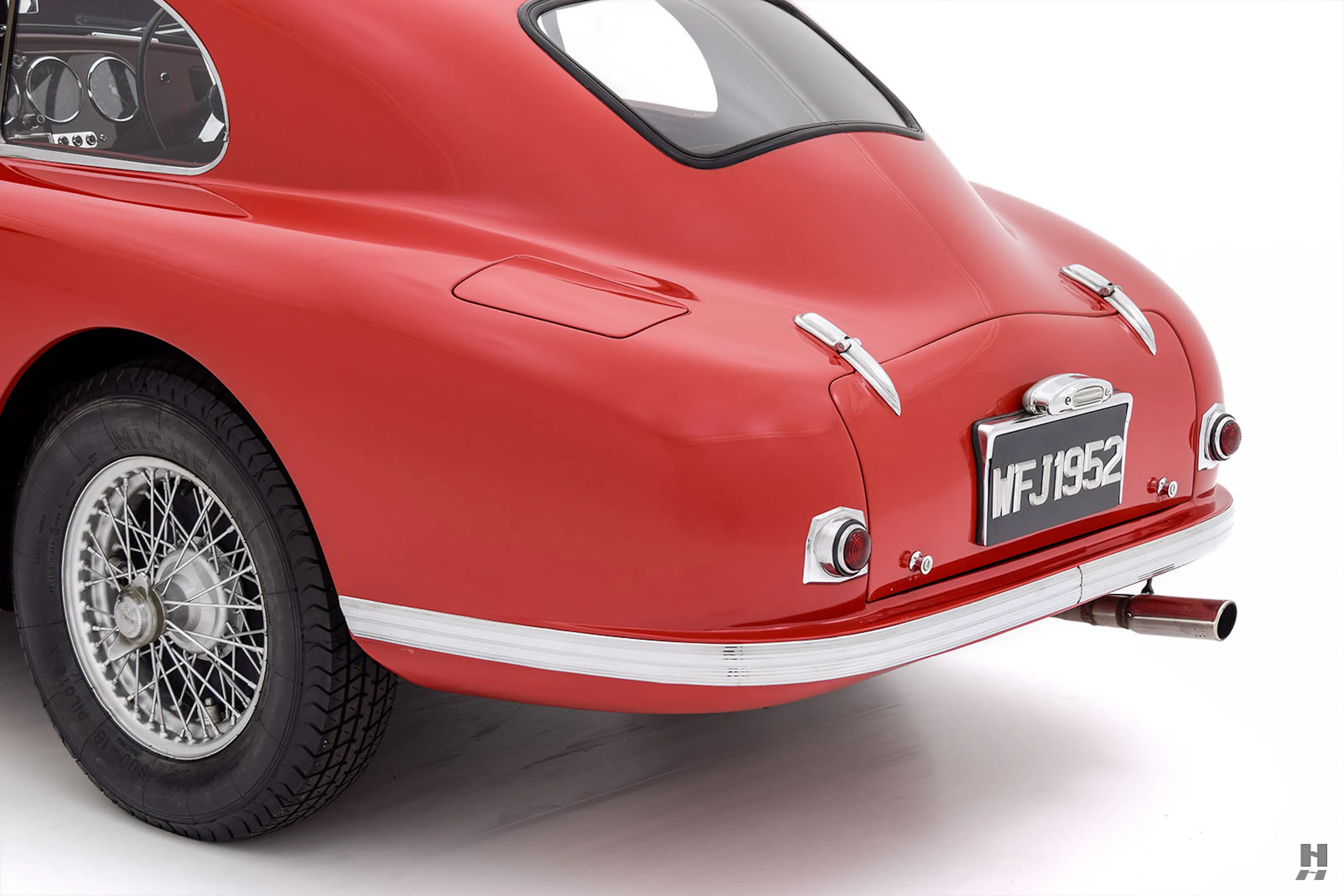Matrix 1/43 Aston Martin DB2-4 FHC Notchback Rouge/Crème 1955 (Pré-commande)