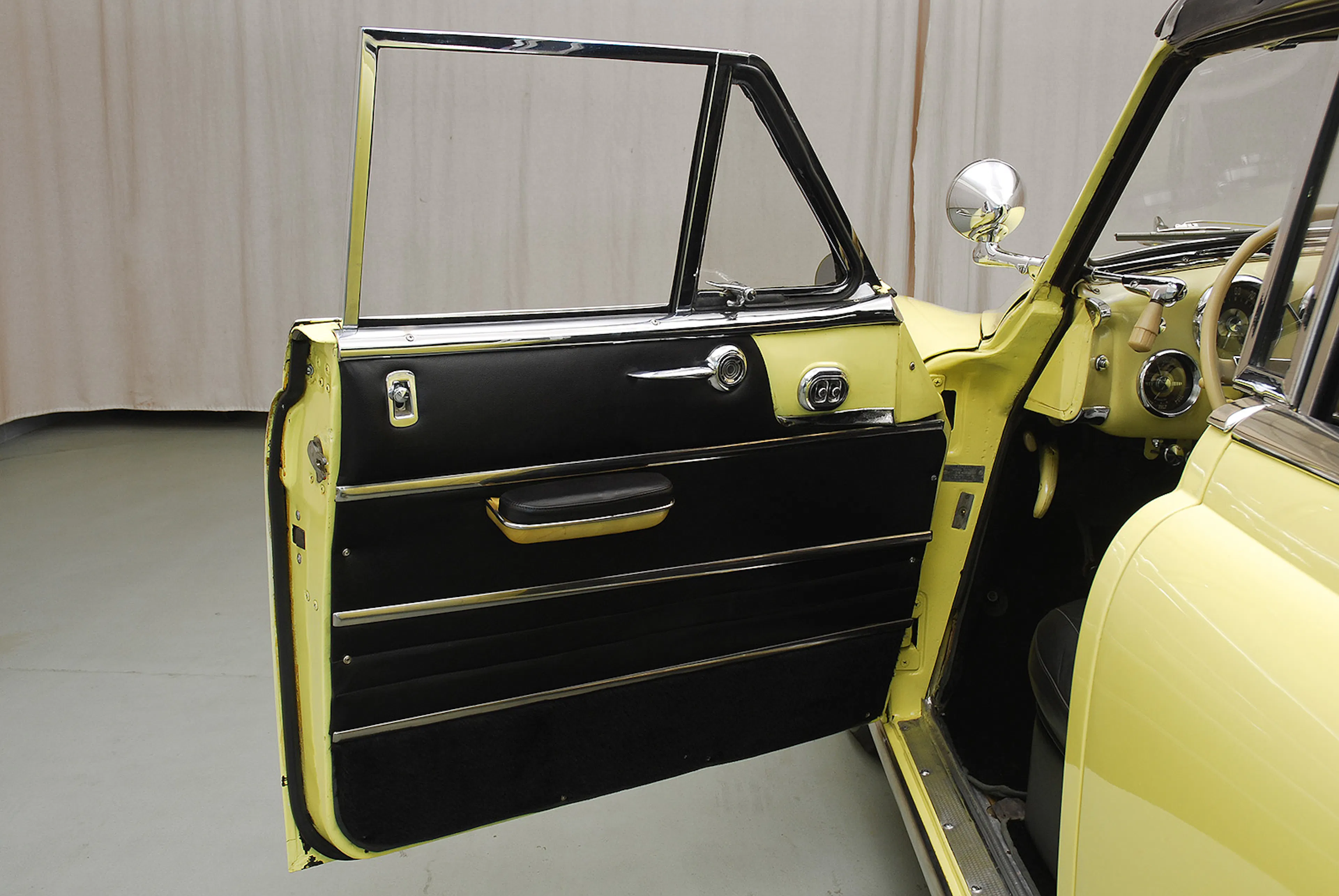 1951 Frazer Manhattan 4dr Convertible Courtesy of Hyman Ltd.