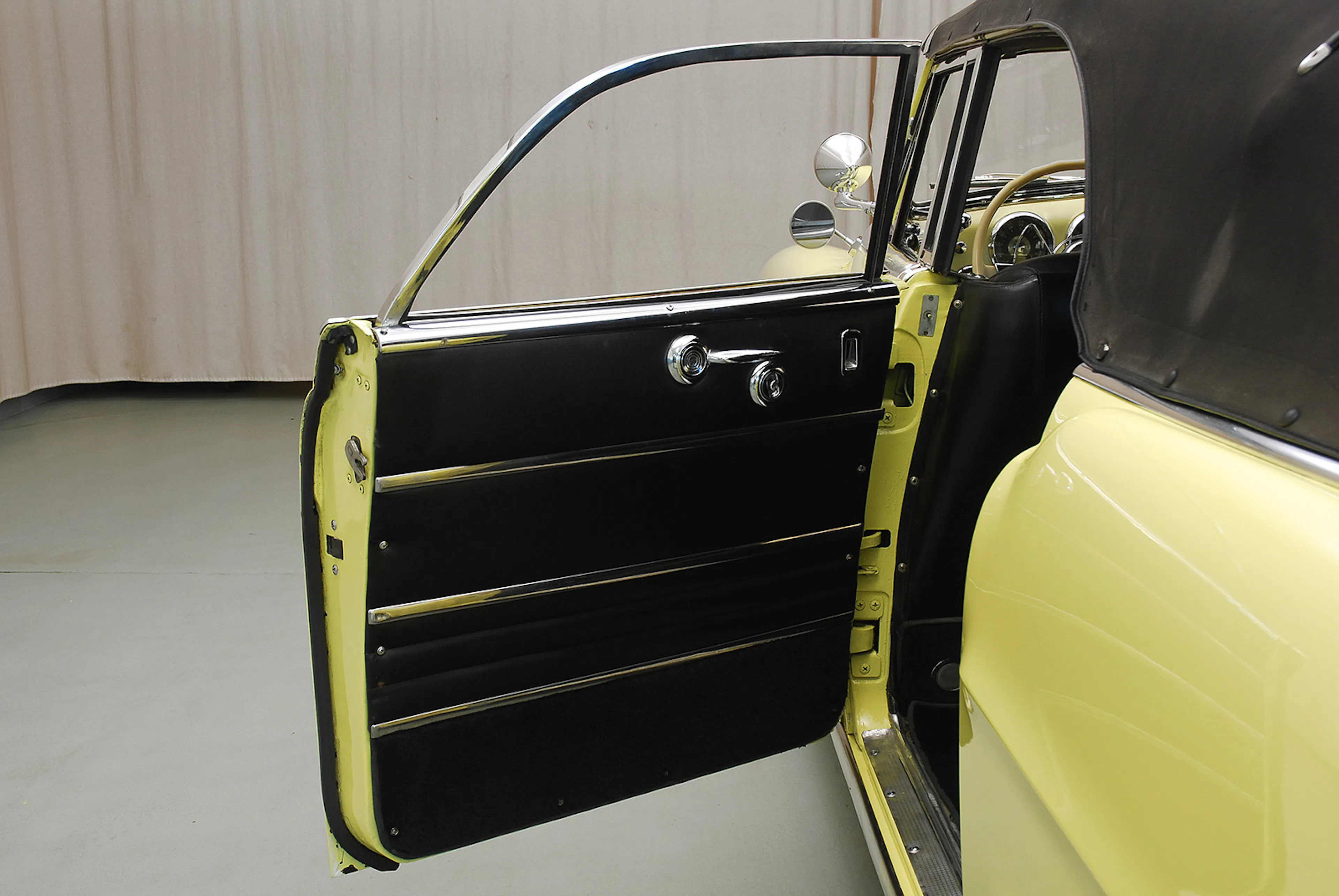 1951 Frazer Manhattan 4dr Convertible Courtesy of Hyman Ltd.