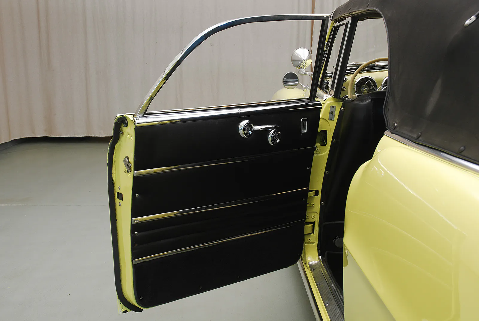 1951 Frazer Manhattan 4dr Convertible Courtesy of Hyman Ltd.