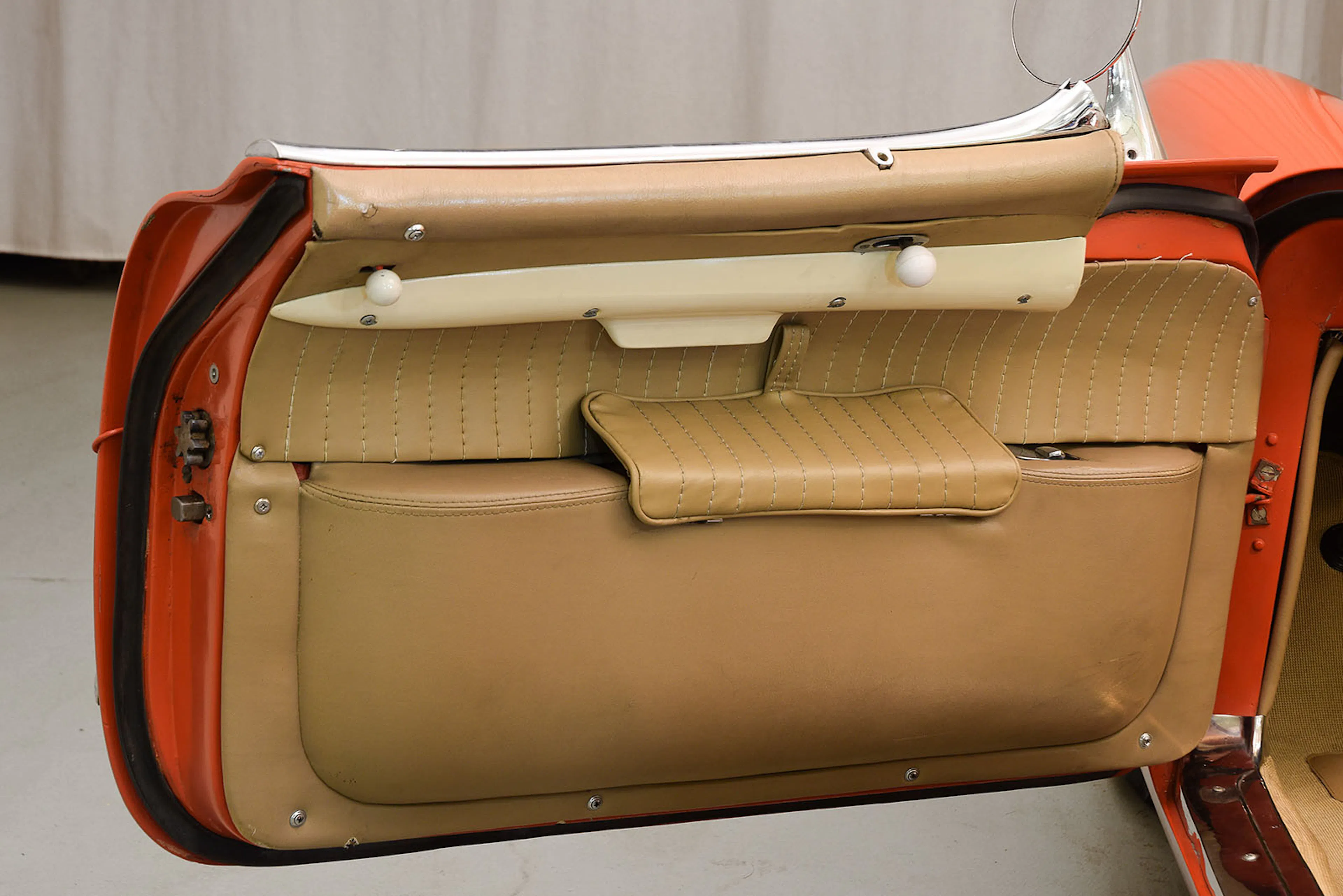 1955 Chevrolet Corvette 2dr Roadster Courtesy of Hyman Ltd.