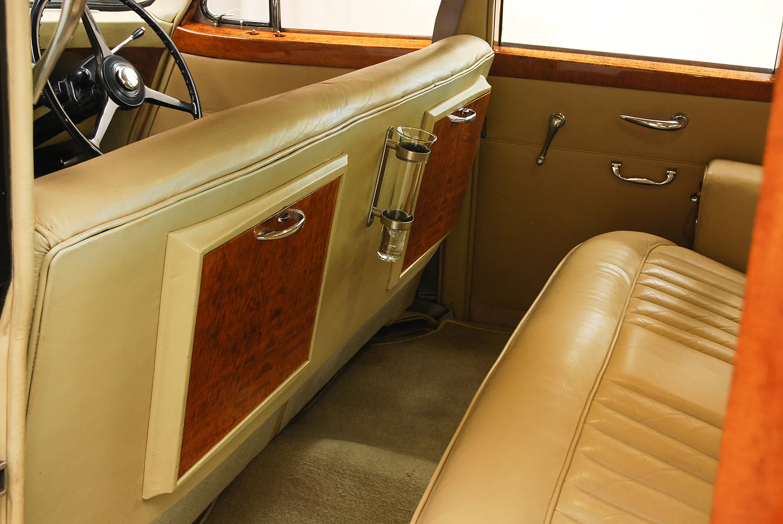 1955 Rolls-Royce Silver Cloud I Hooper Empress Saloon 4dr Sedan Courtesy of Hyman Ltd.