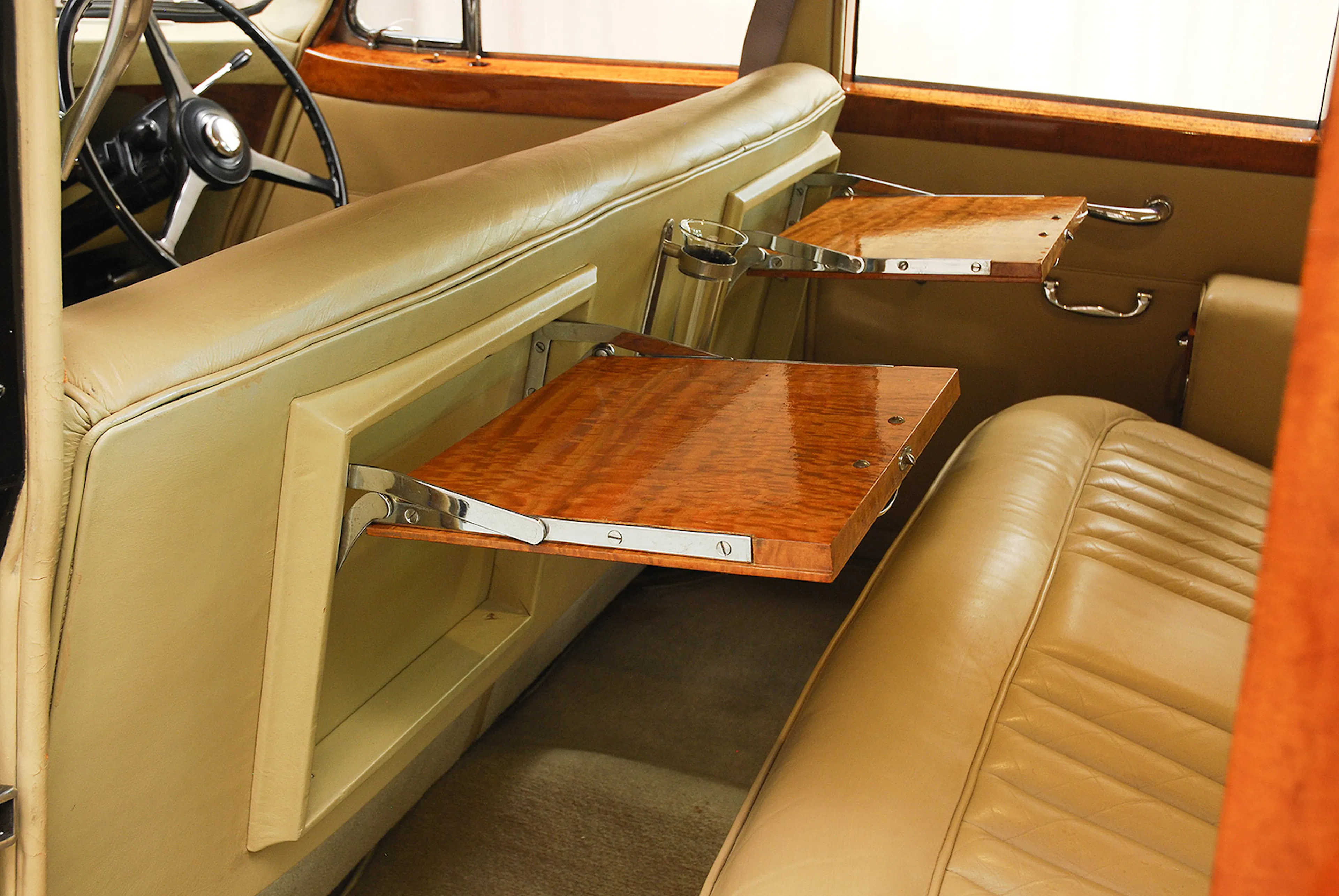 1955 Rolls-Royce Silver Cloud I Hooper Empress Saloon 4dr Sedan Courtesy of Hyman Ltd.