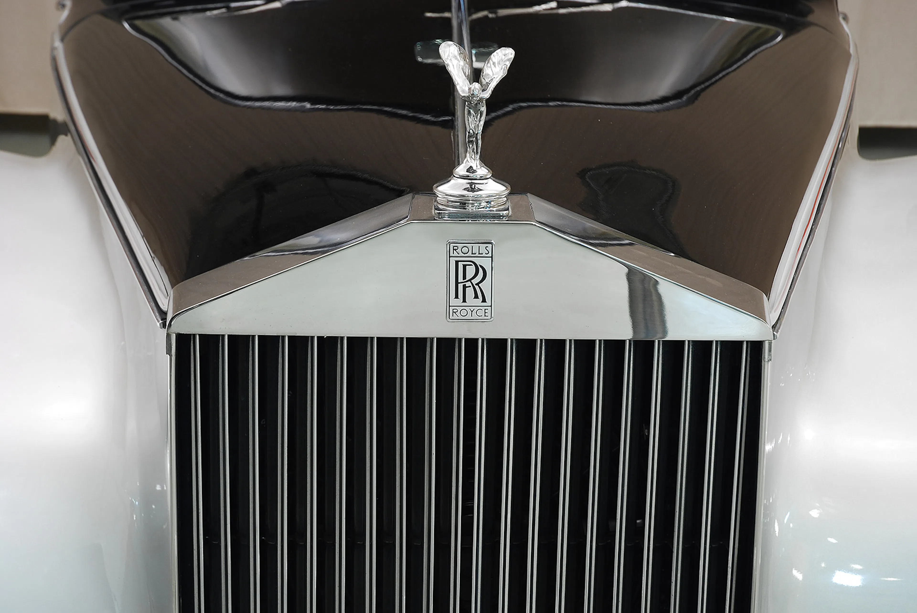 1955 Rolls-Royce Silver Cloud I Hooper Empress Saloon 4dr Sedan Courtesy of Hyman Ltd.
