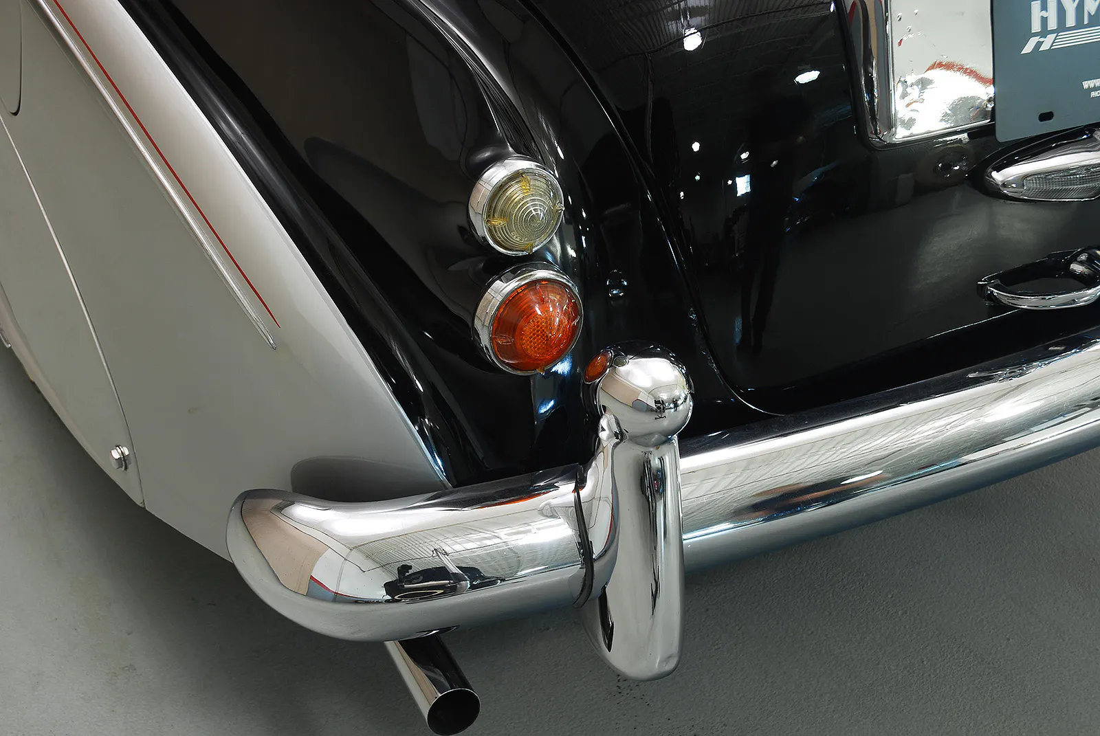 1955 Rolls-Royce Silver Cloud I Hooper Empress Saloon 4dr Sedan Courtesy of Hyman Ltd.