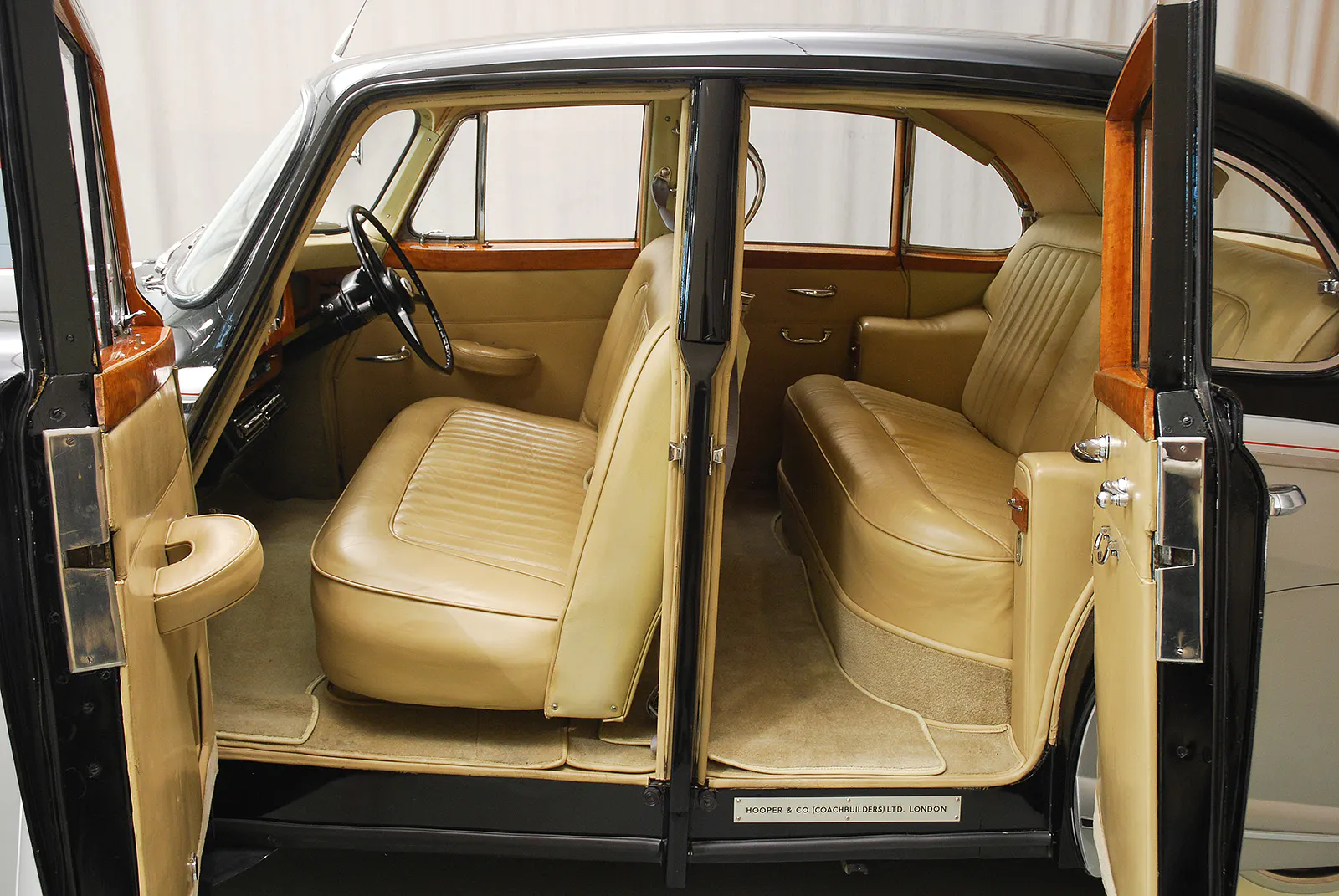 1955 Rolls-Royce Silver Cloud I Hooper Empress Saloon 4dr Sedan Courtesy of Hyman Ltd.