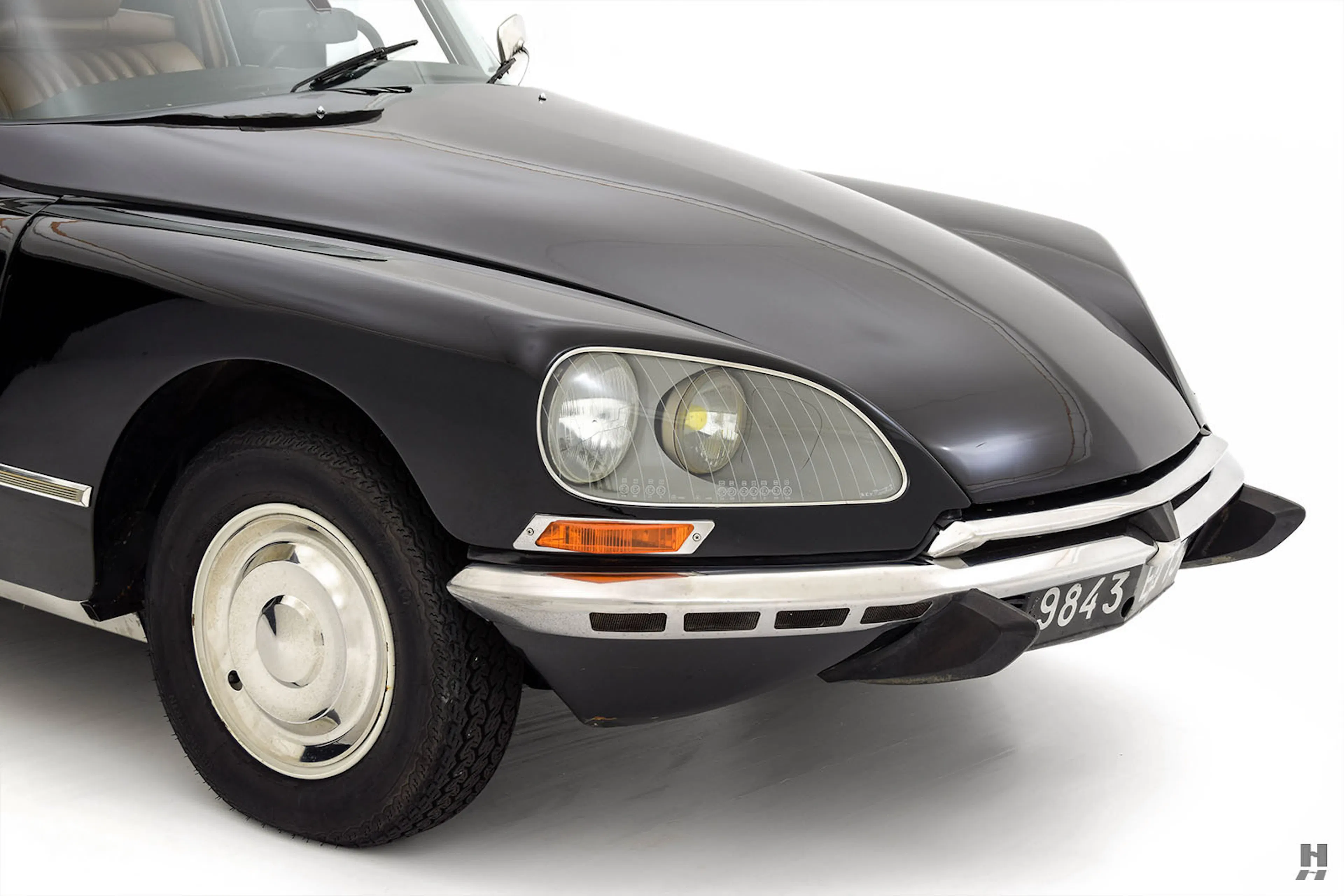 1972 Citroën DS21 Pallas 4dr Sedan Courtesy of Hyman Ltd.
