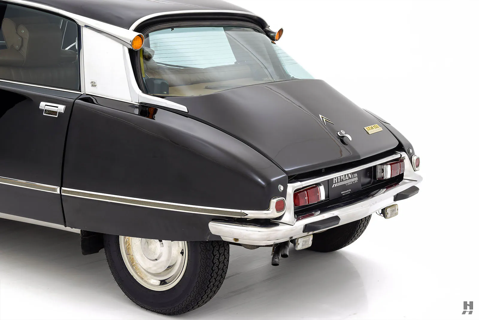 1972 Citroën DS21 Pallas 4dr Sedan Courtesy of Hyman Ltd.