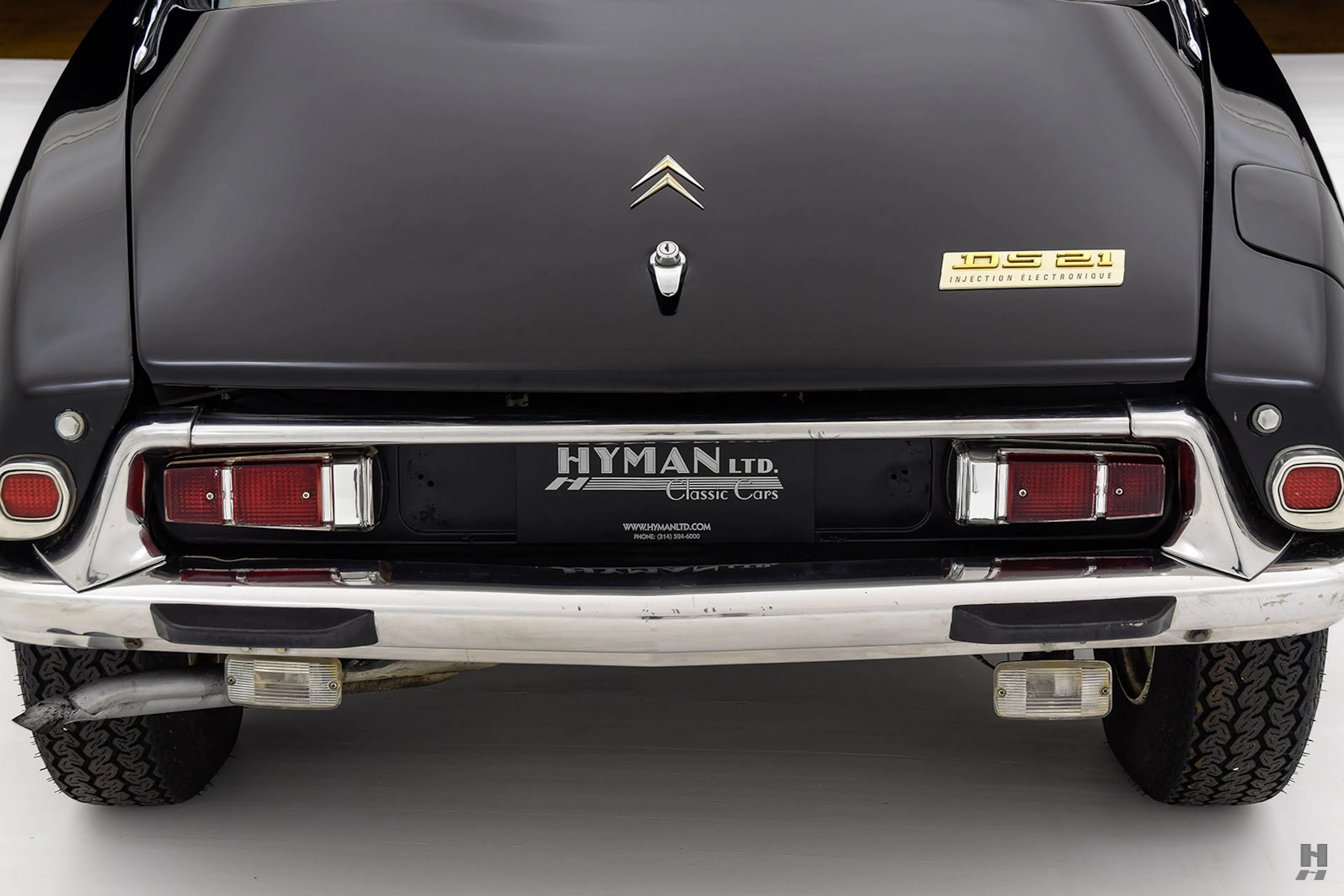 1972 Citroën DS21 Pallas 4dr Sedan Courtesy of Hyman Ltd.