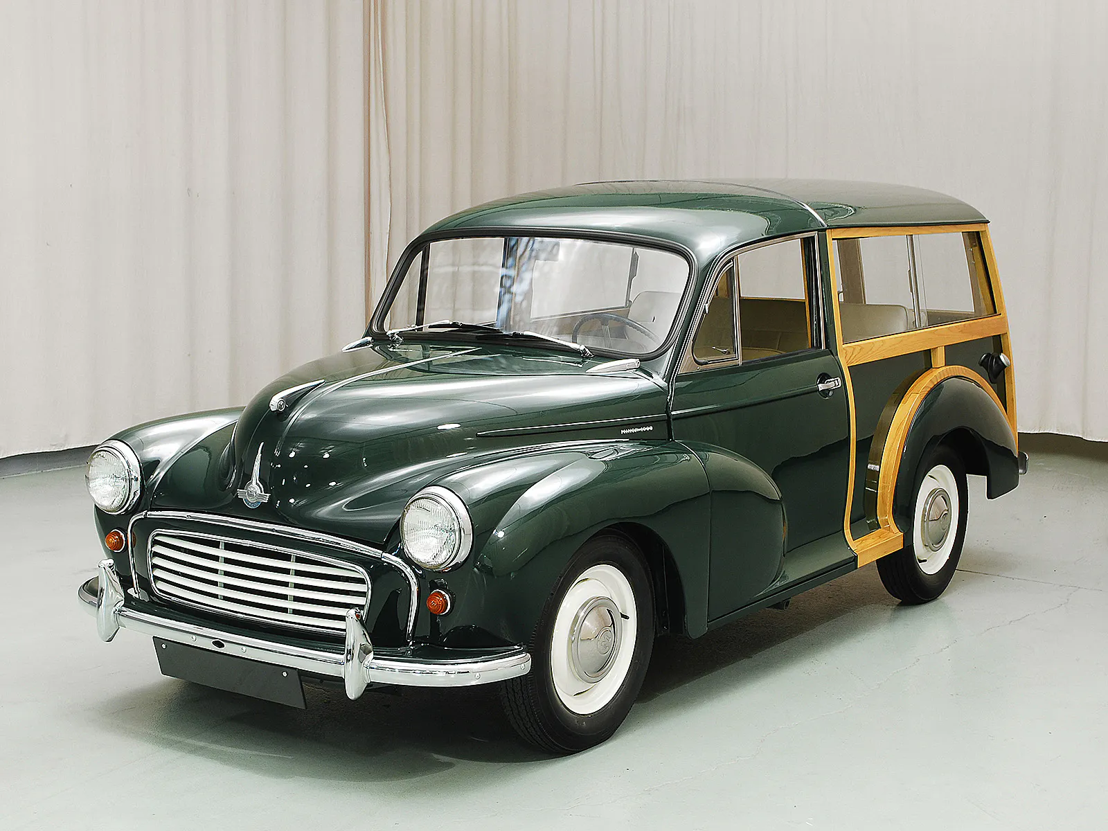1960 Morris Minor 1000 2dr Sedan Courtesy of Hyman Ltd.