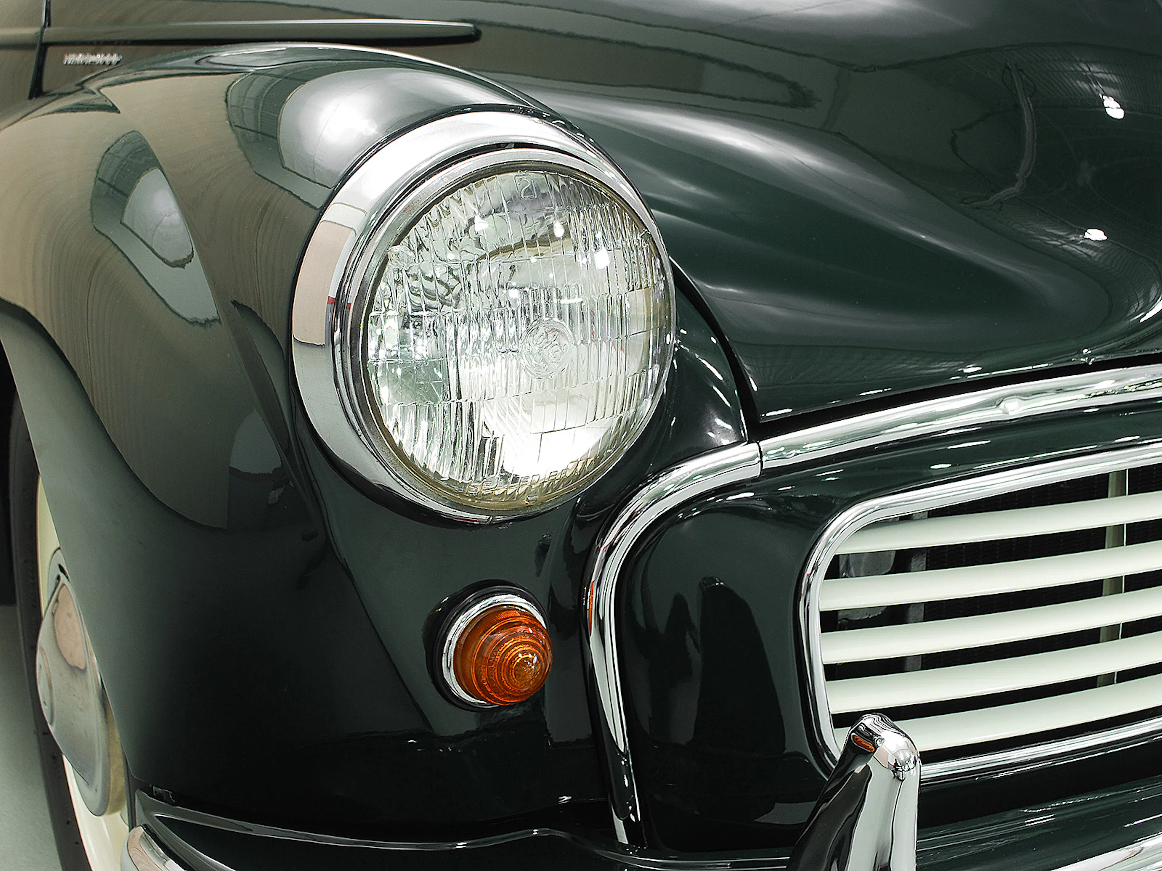 1960 Morris Minor 1000 2dr Sedan Courtesy of Hyman Ltd.
