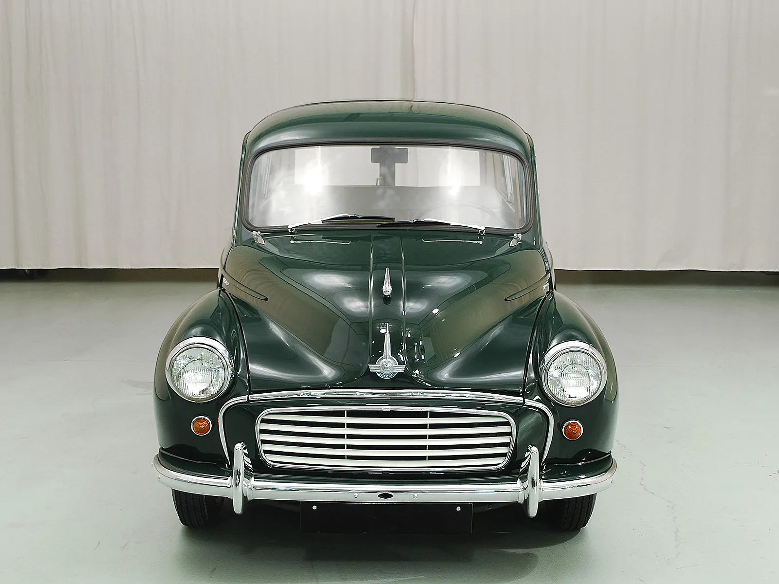 1960 Morris Minor 1000 2dr Sedan Courtesy of Hyman Ltd.