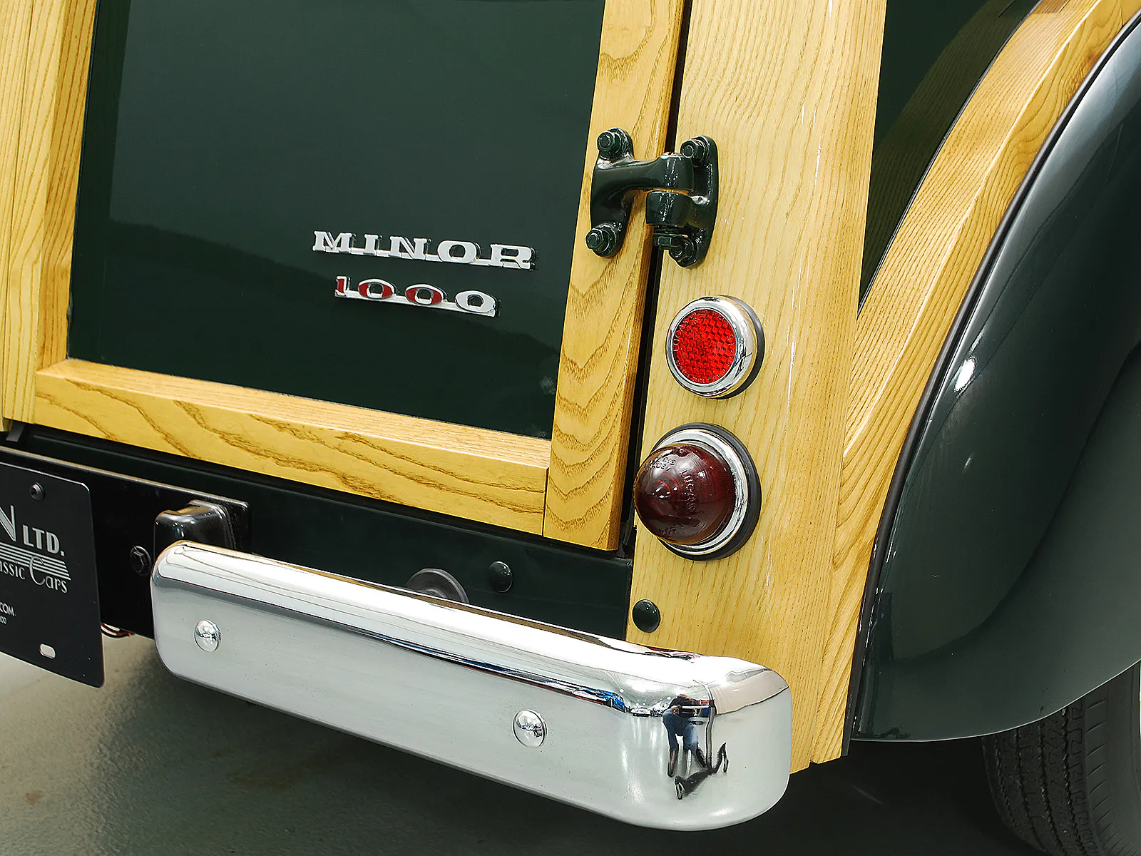 1960 Morris Minor 1000 2dr Sedan Courtesy of Hyman Ltd.