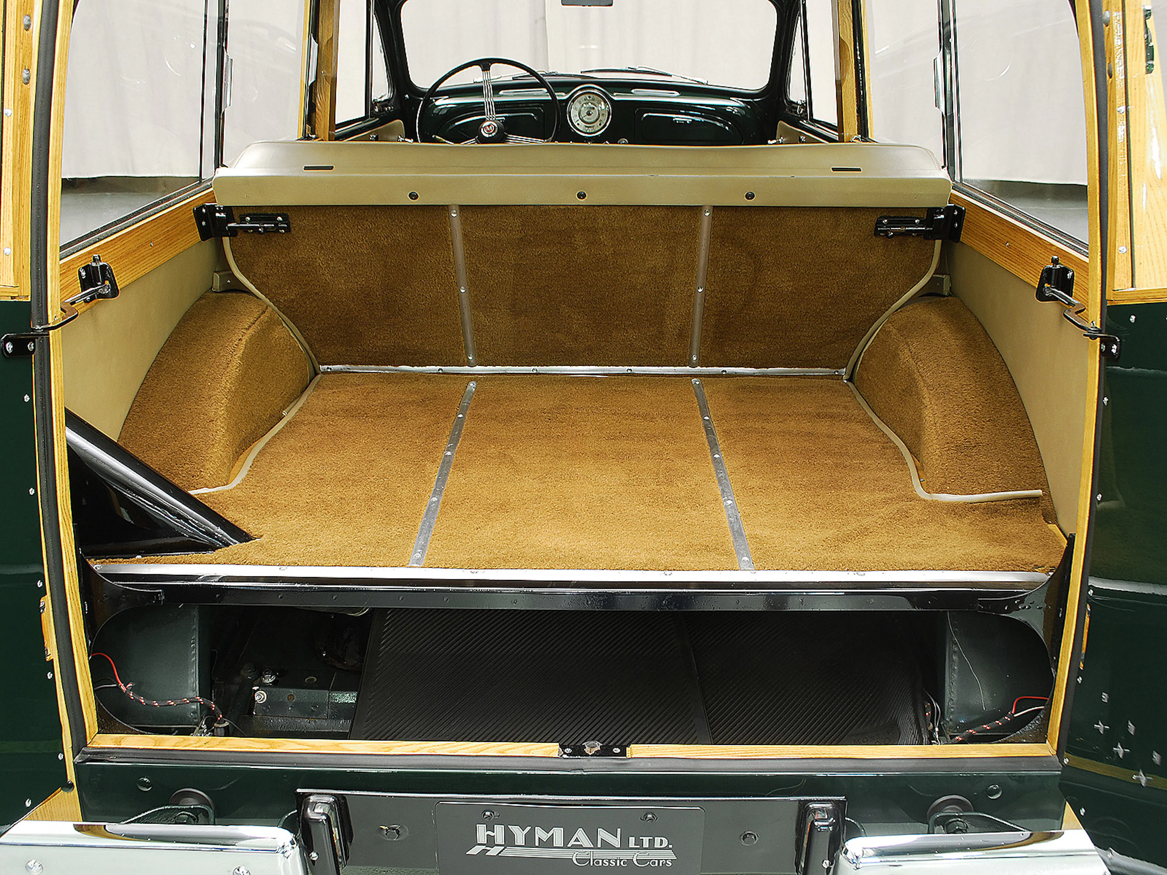 1960 Morris Minor 1000 2dr Sedan Courtesy of Hyman Ltd.
