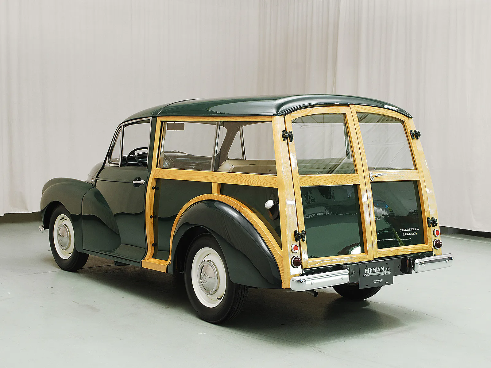 1960 Morris Minor 1000 2dr Sedan Courtesy of Hyman Ltd.