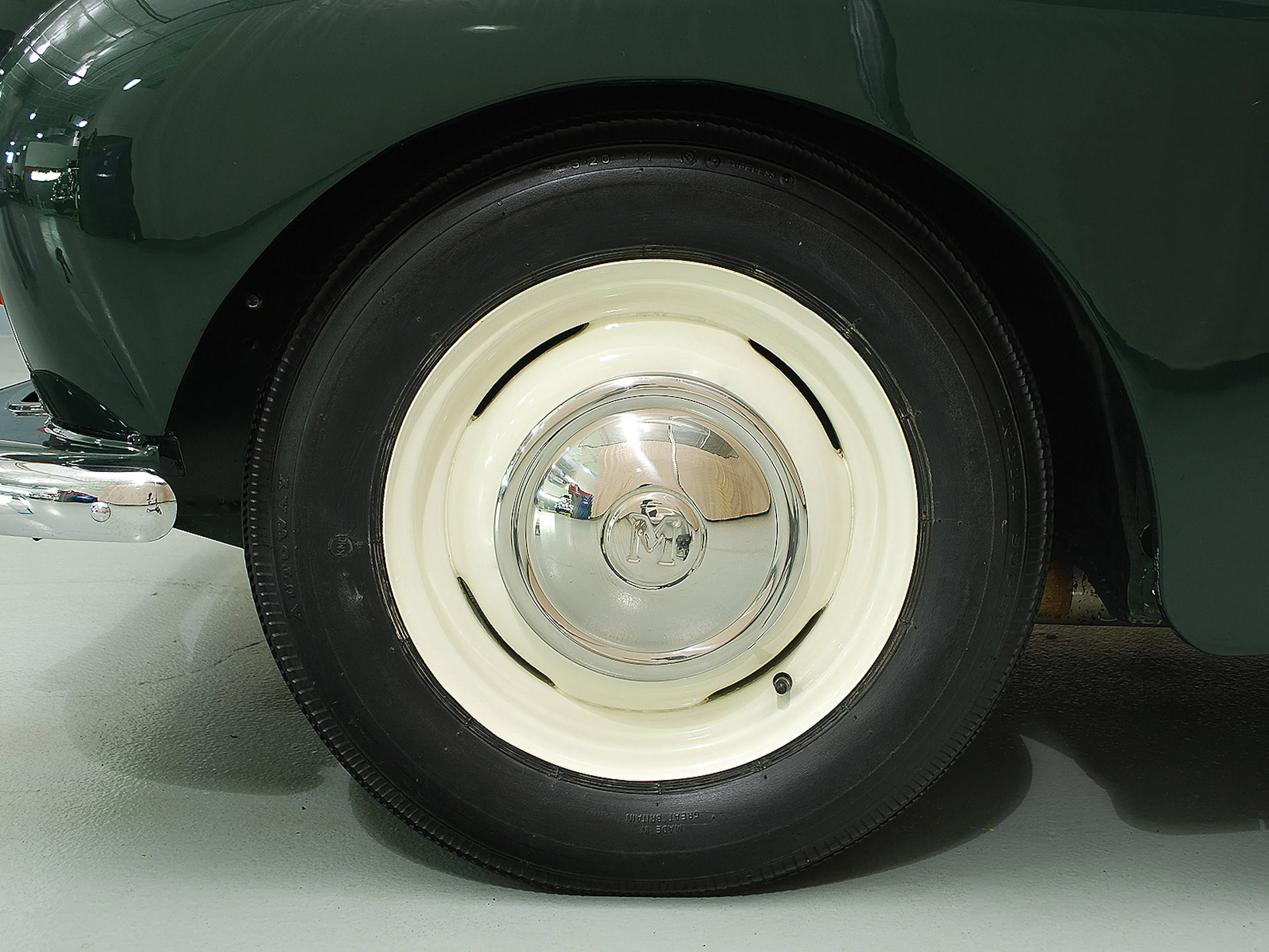 1960 Morris Minor 1000 2dr Sedan Courtesy of Hyman Ltd.