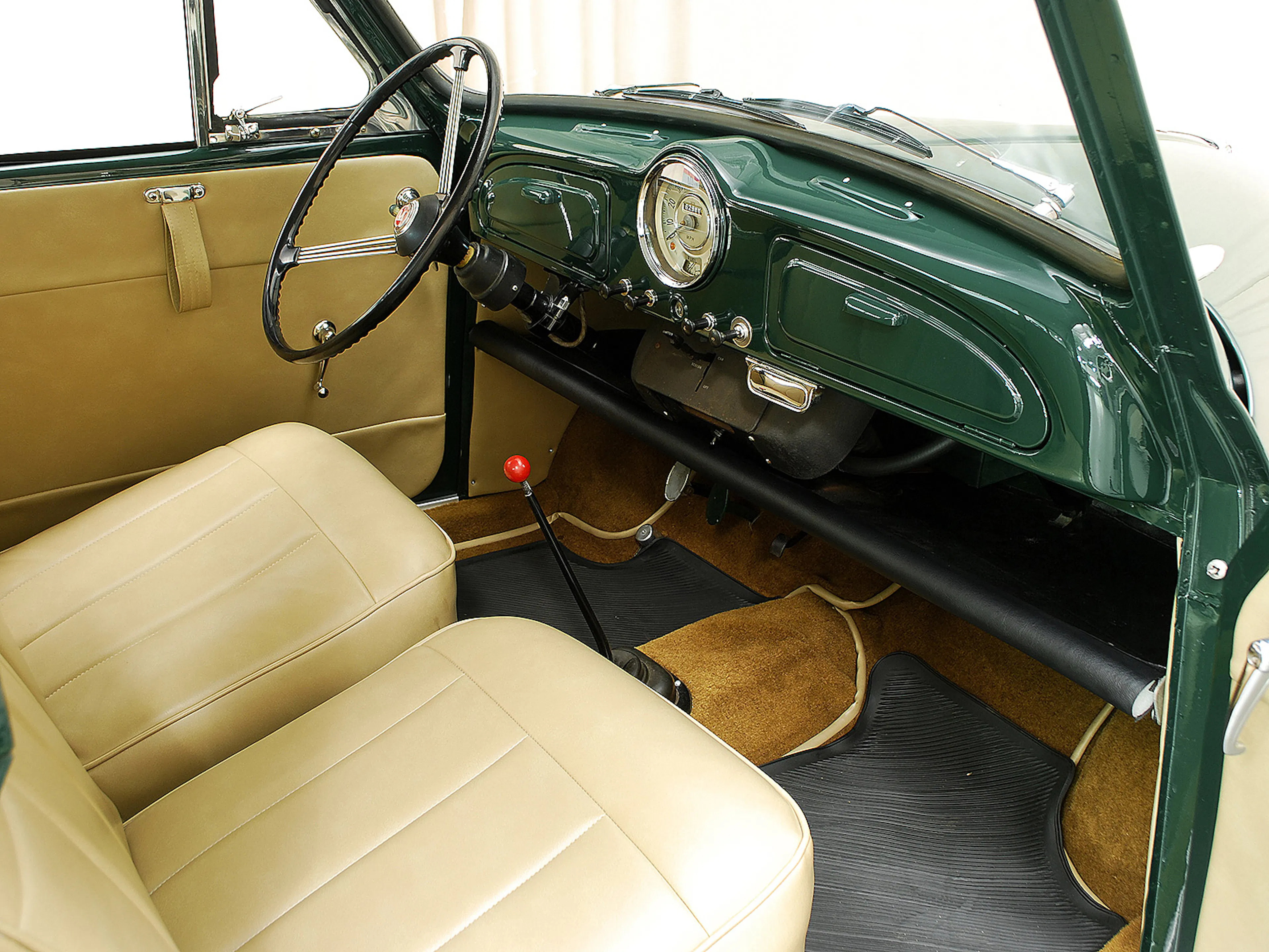 1960 Morris Minor 1000 2dr Sedan Courtesy of Hyman Ltd.