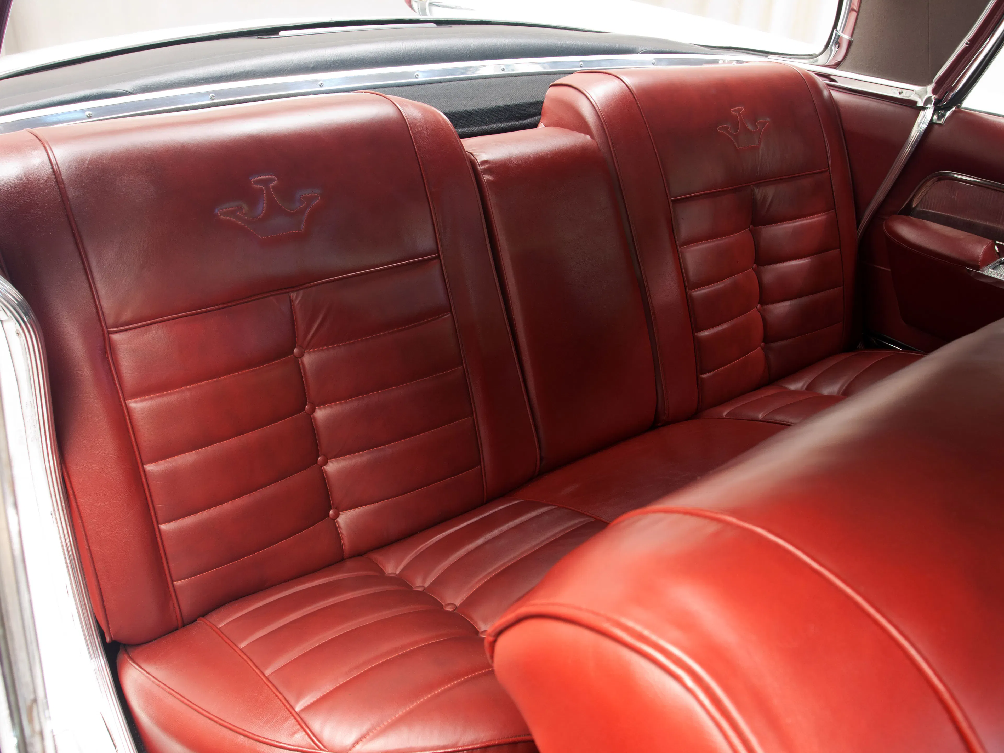 1959 Imperial Imperial Crown 4dr Southhampton Hardtop Courtesy of Hyman Ltd.