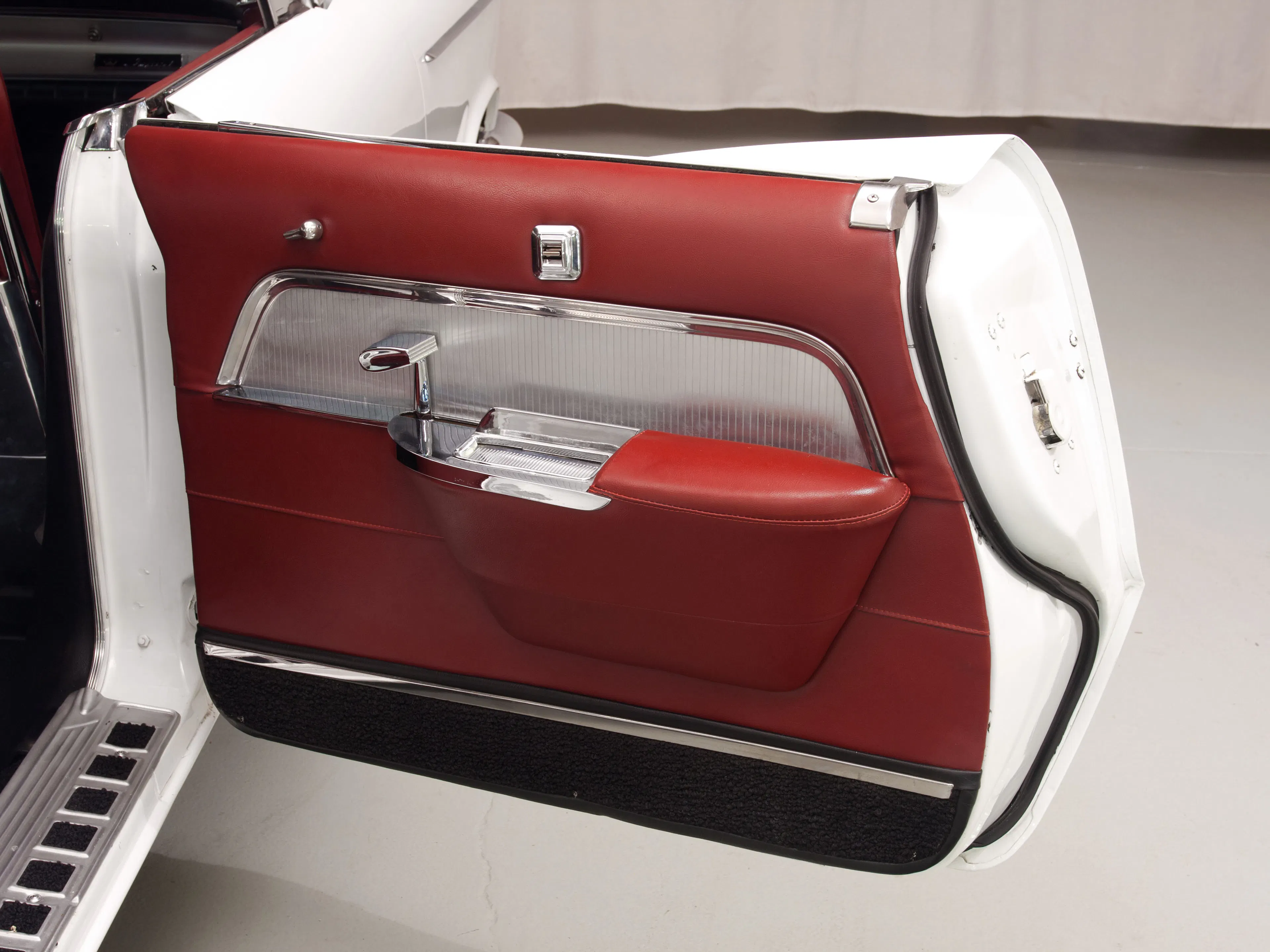 1959 Imperial Imperial Crown 4dr Southhampton Hardtop Courtesy of Hyman Ltd.
