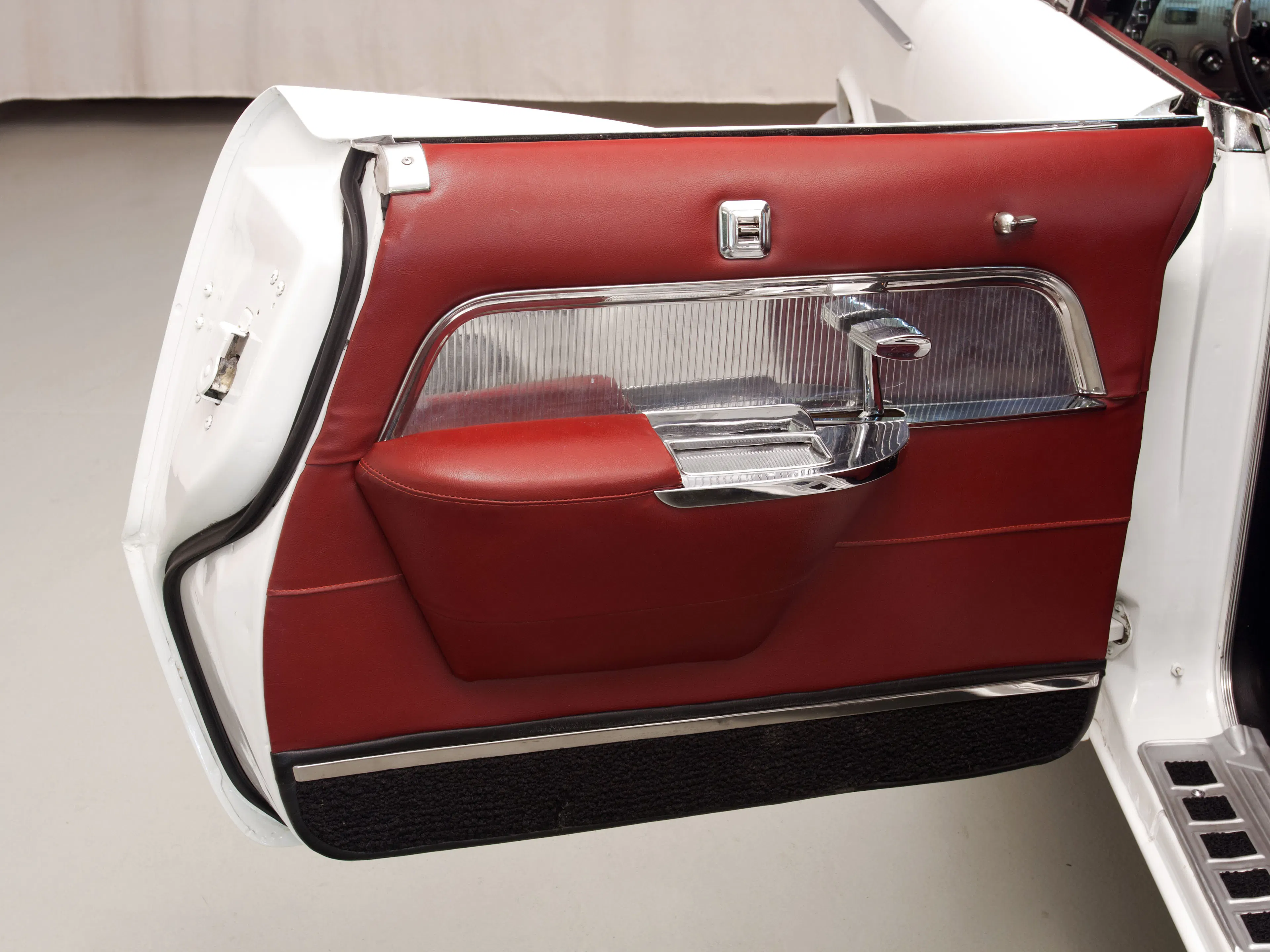 1959 Imperial Imperial Crown 4dr Southhampton Hardtop Courtesy of Hyman Ltd.