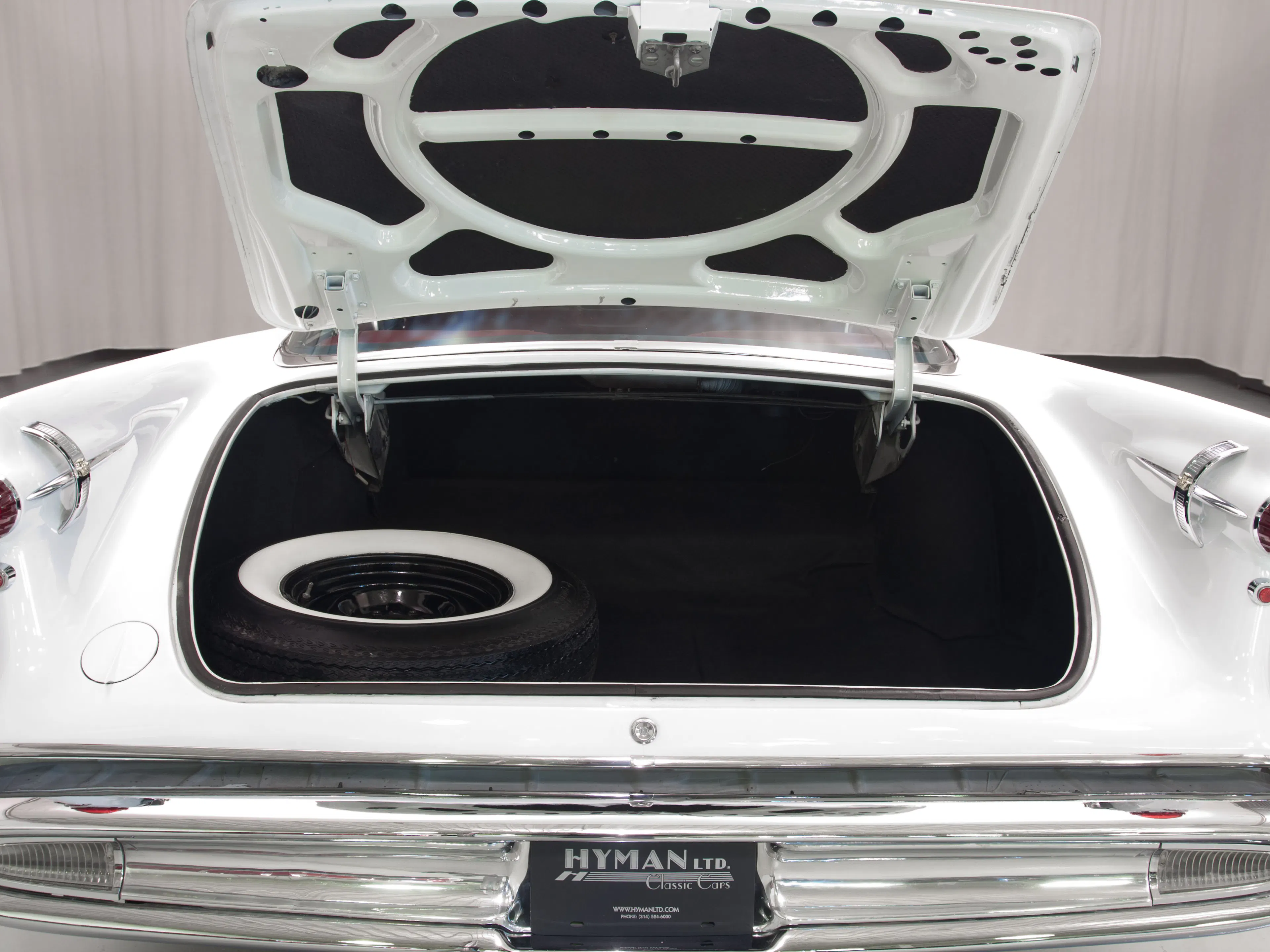 1959 Imperial Imperial Crown 4dr Southhampton Hardtop Courtesy of Hyman Ltd.