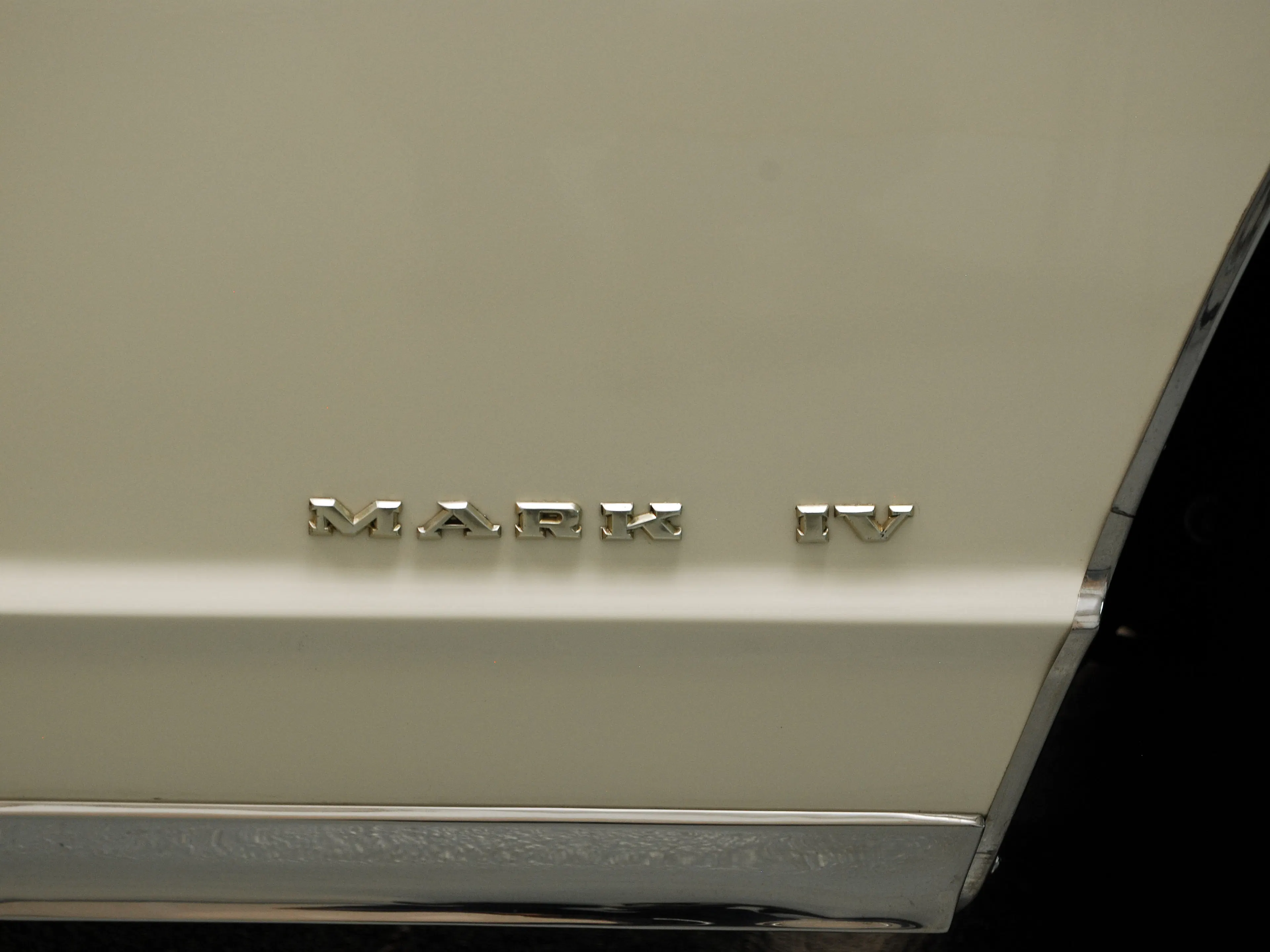 1959 Lincoln Continental Mk IV 2dr Convertible Courtesy of Hyman Ltd.