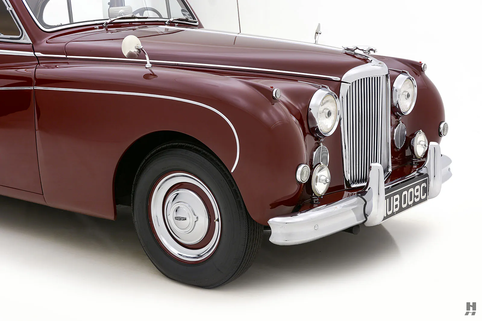 1960 Jaguar Mark IX 4dr Sedan Courtesy of Hyman Ltd.