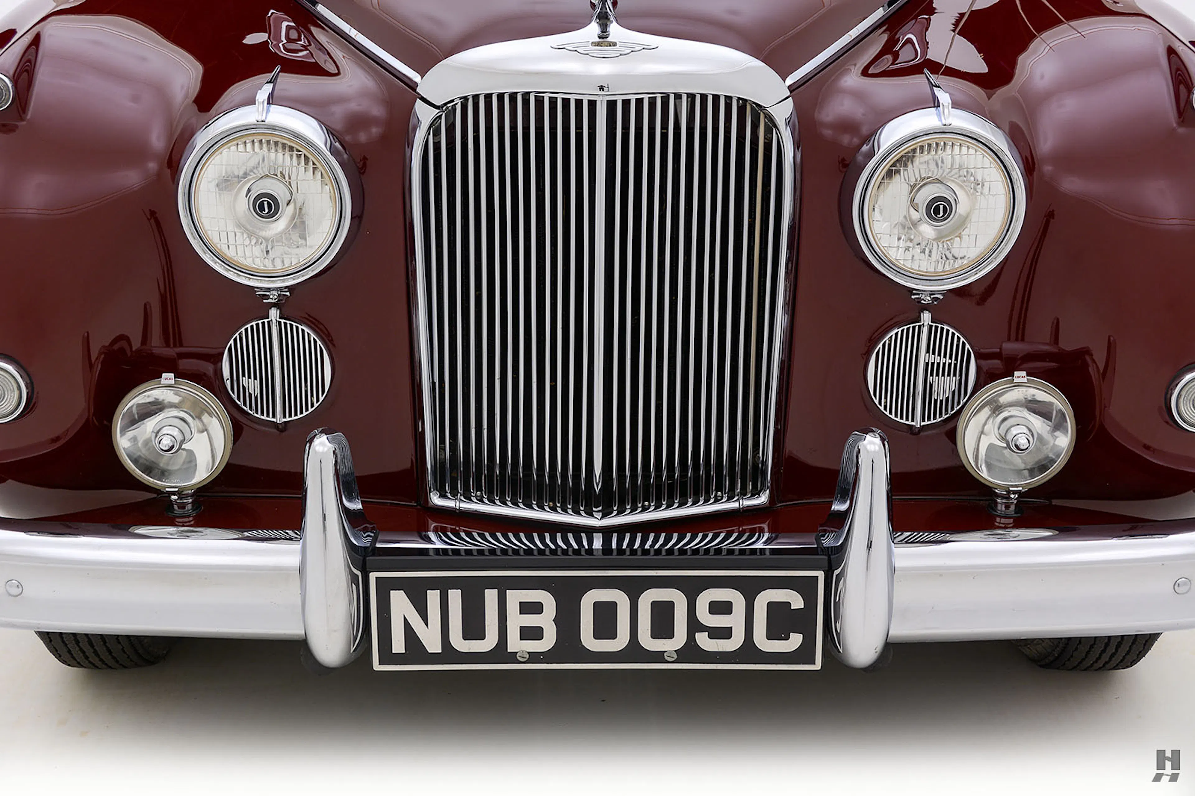 1960 Jaguar Mark IX 4dr Sedan Courtesy of Hyman Ltd.