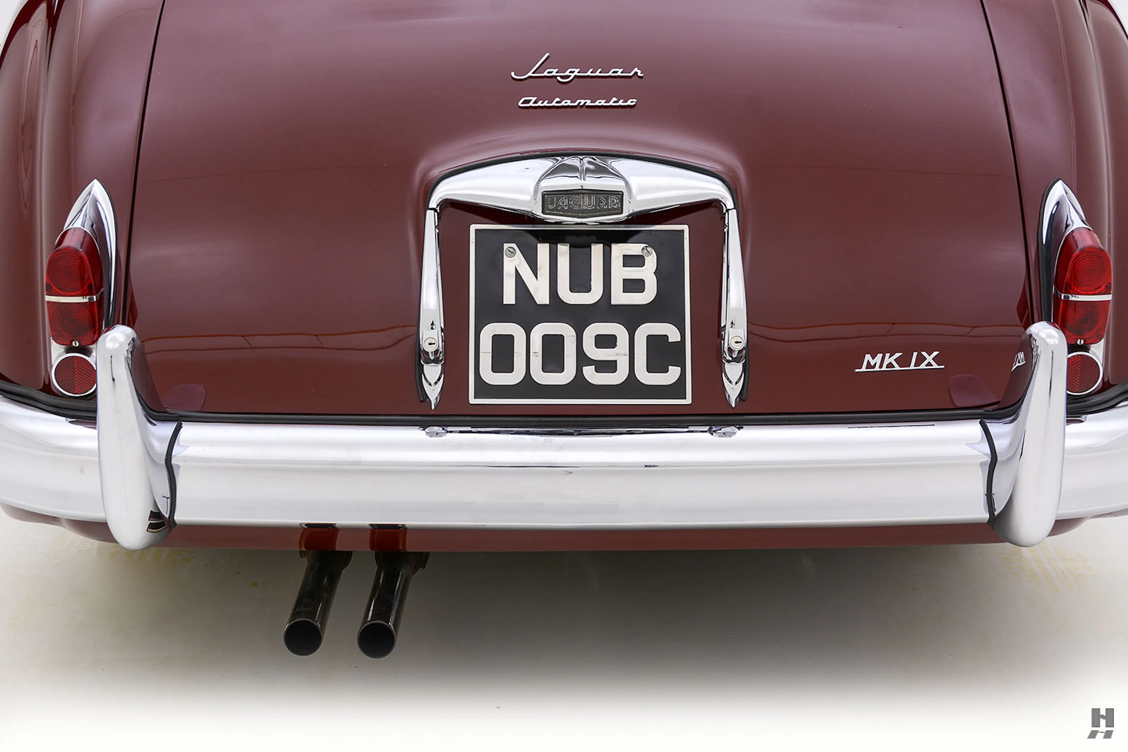 1960 Jaguar Mark IX 4dr Sedan Courtesy of Hyman Ltd.