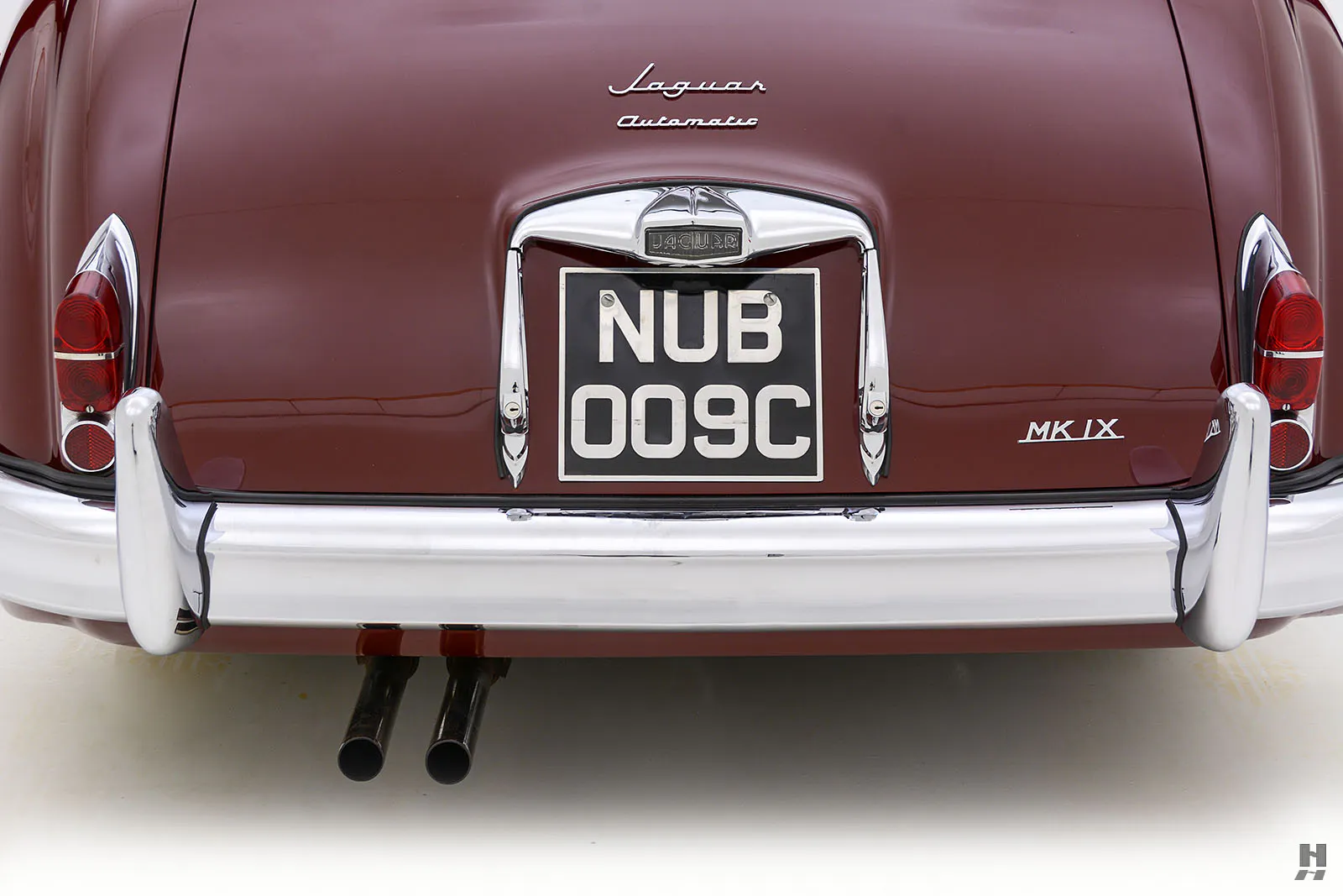 1960 Jaguar Mark IX 4dr Sedan Courtesy of Hyman Ltd.