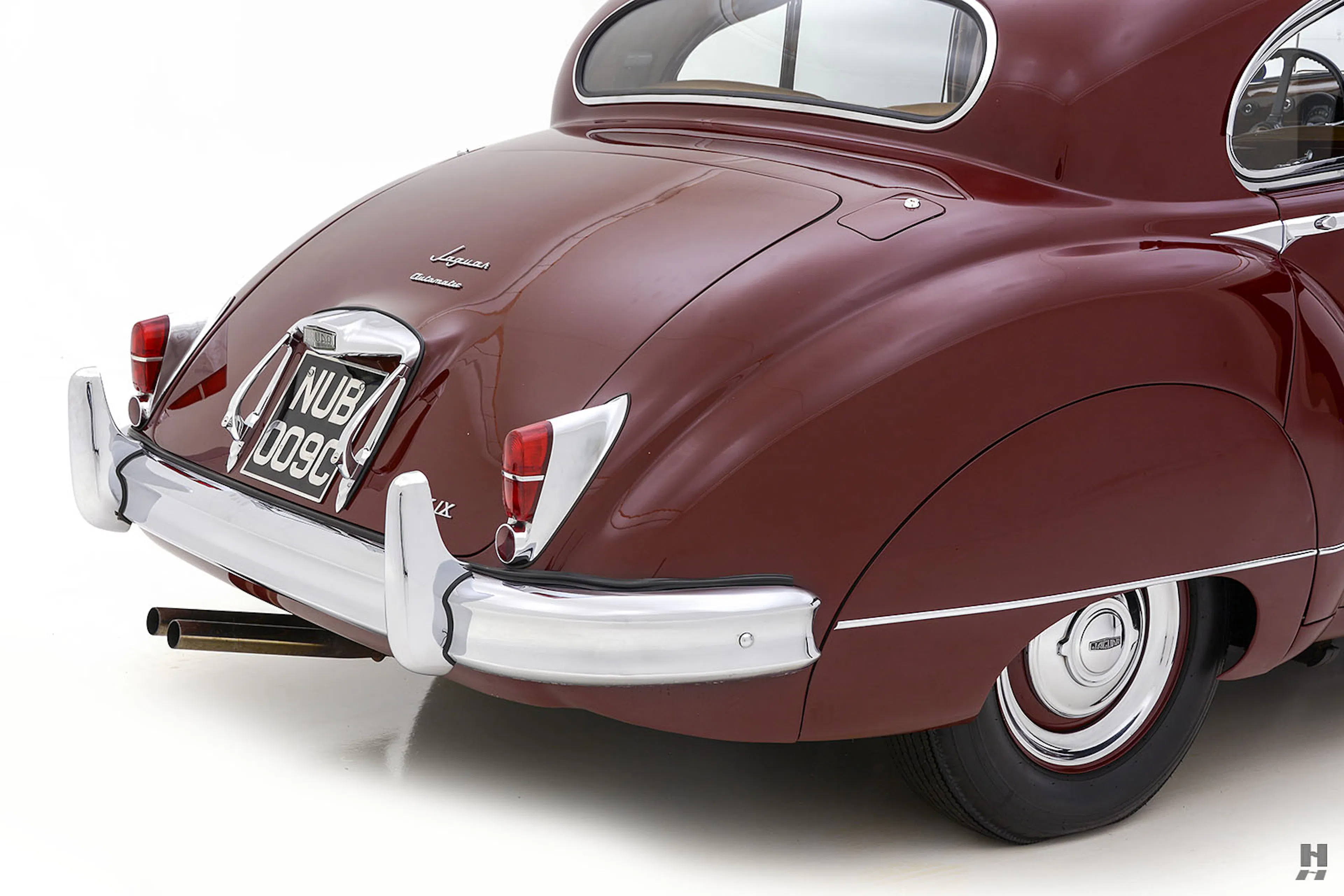 1960 Jaguar Mark IX 4dr Sedan Courtesy of Hyman Ltd.