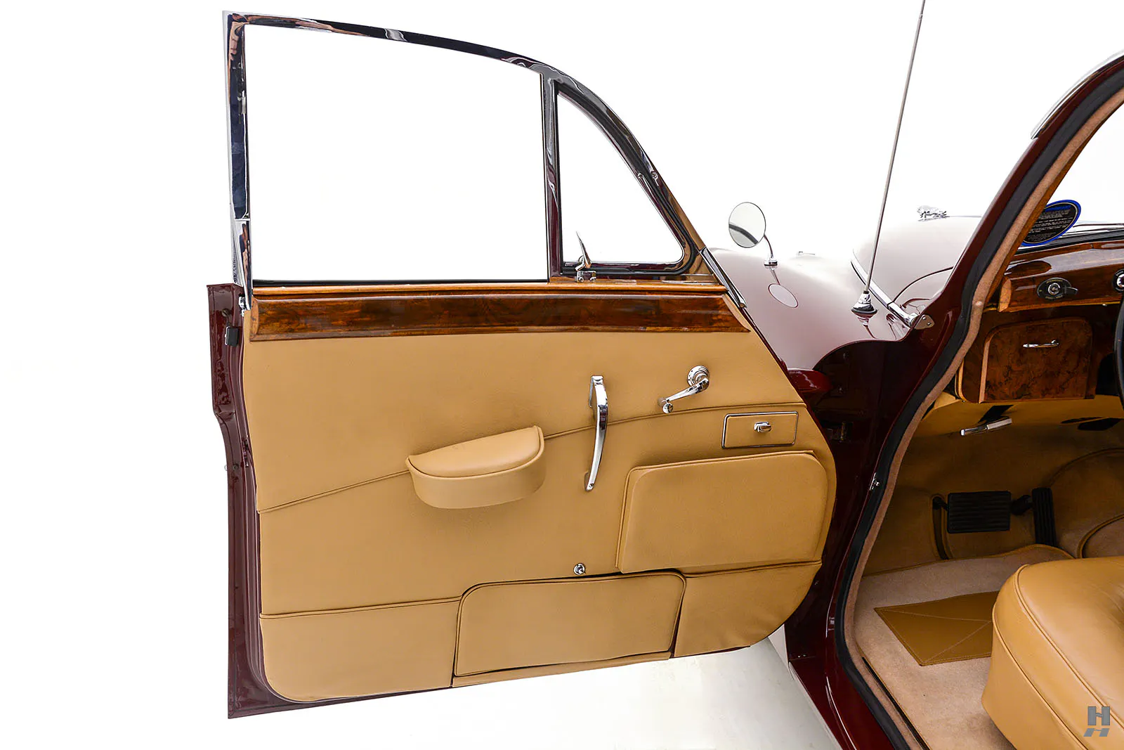 1960 Jaguar Mark IX 4dr Sedan Courtesy of Hyman Ltd.