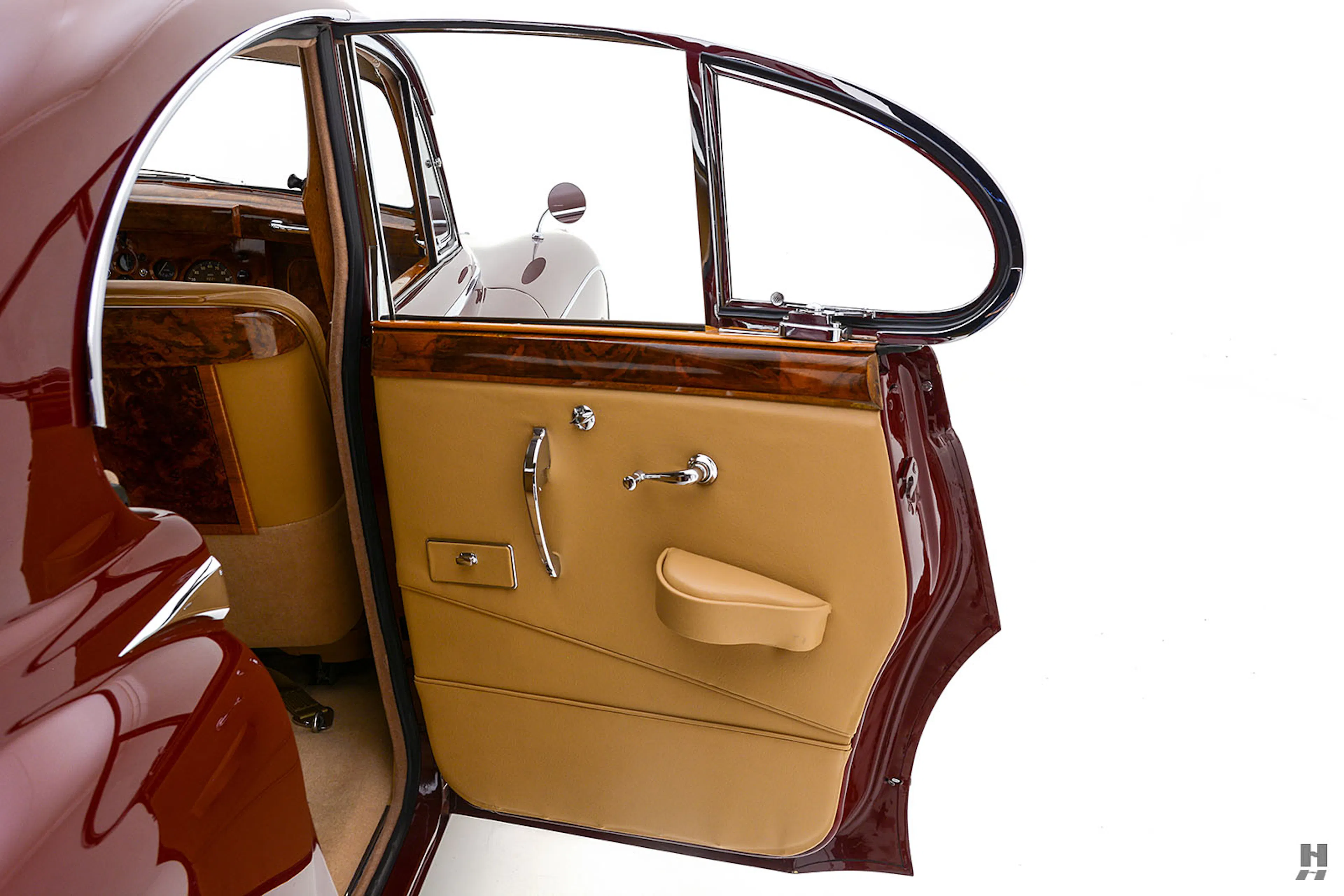 1960 Jaguar Mark IX 4dr Sedan Courtesy of Hyman Ltd.