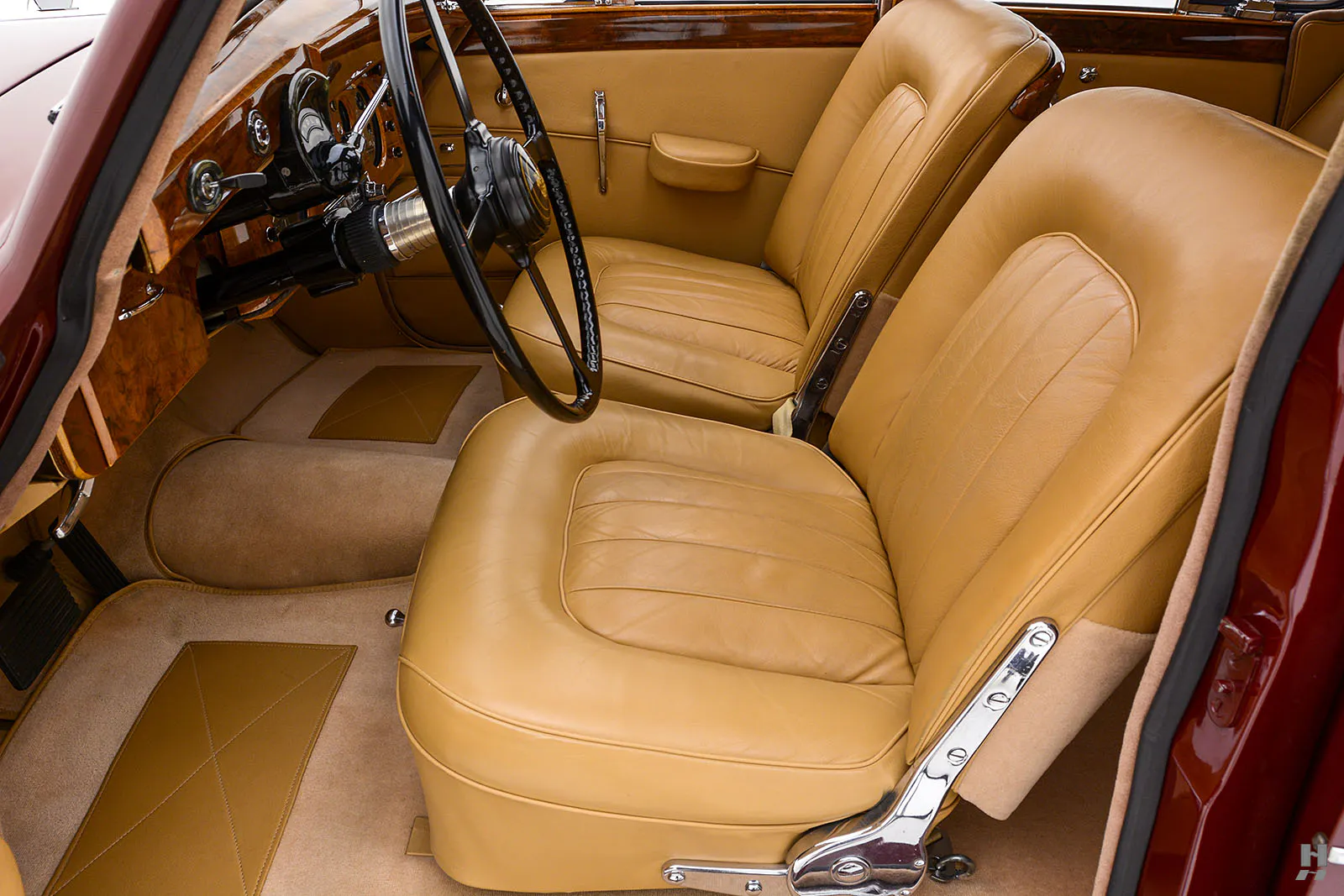 1960 Jaguar Mark IX 4dr Sedan Courtesy of Hyman Ltd.