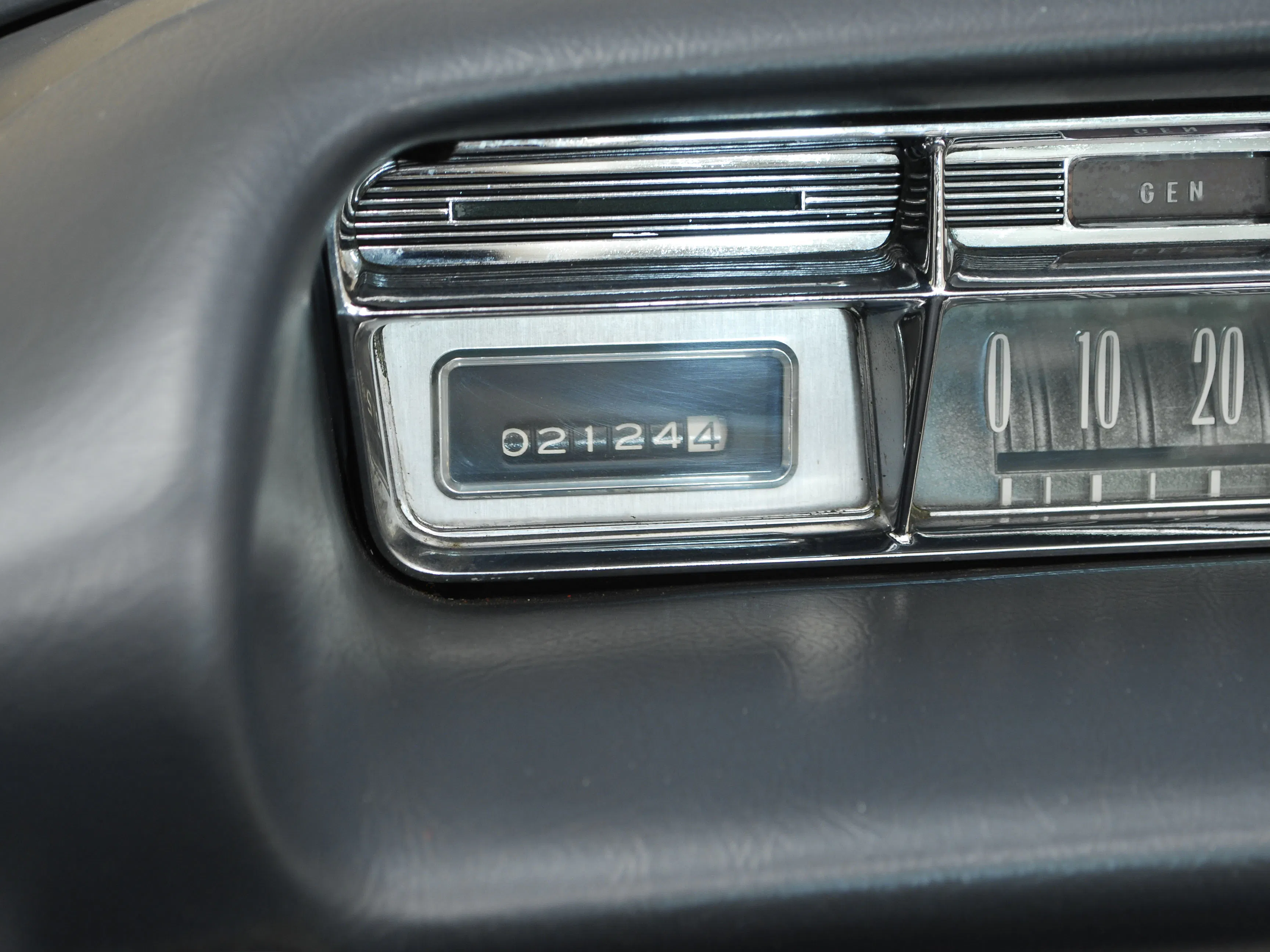 1959 Oldsmobile Super 88 2dr Convertible Courtesy of Hyman Ltd.
