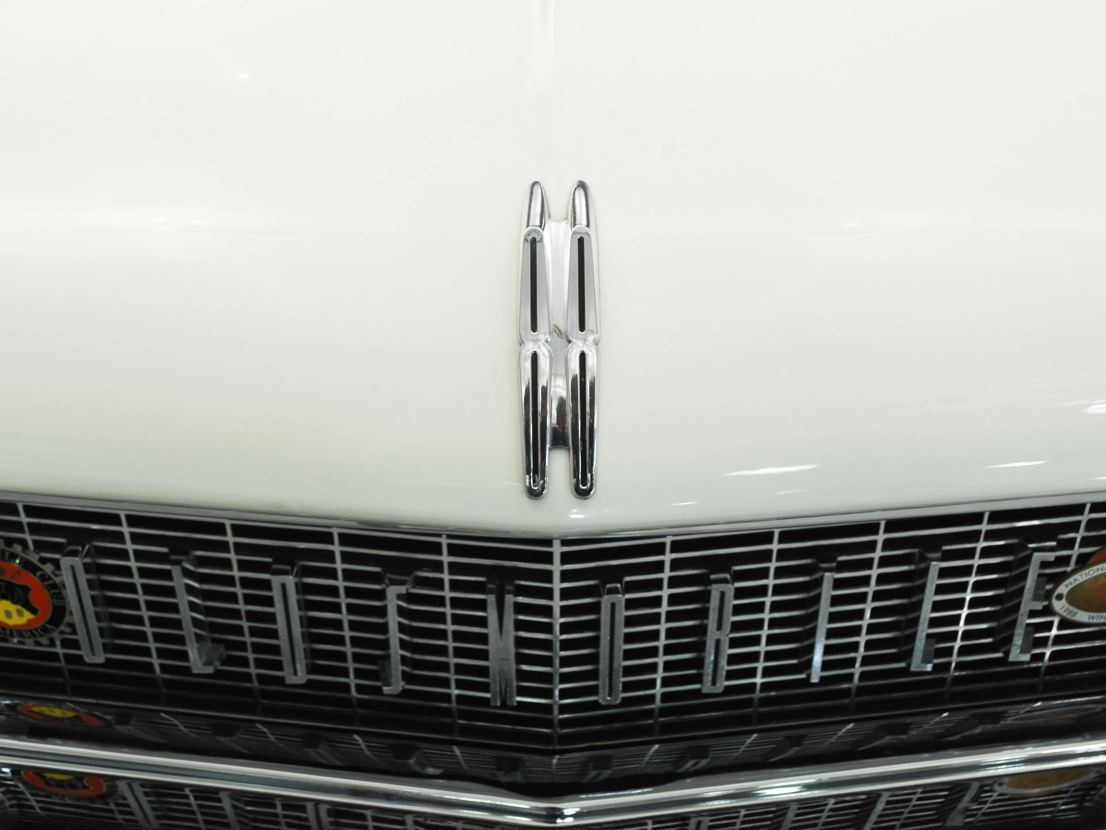 1959 Oldsmobile Super 88 2dr Convertible Courtesy of Hyman Ltd.