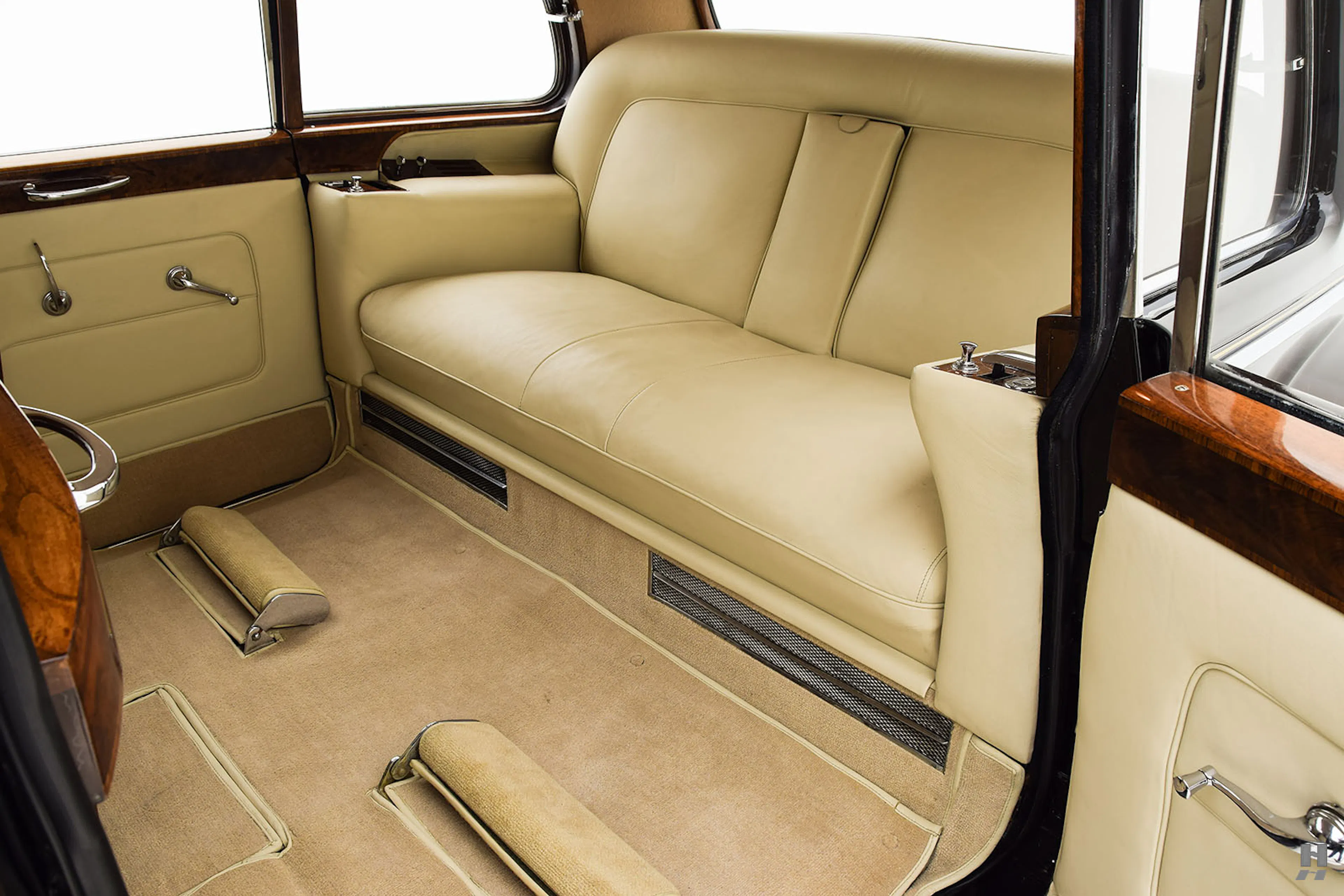 1960 Rolls-Royce Phantom V Park Ward 4dr Limousine Courtesy of Hyman Ltd.