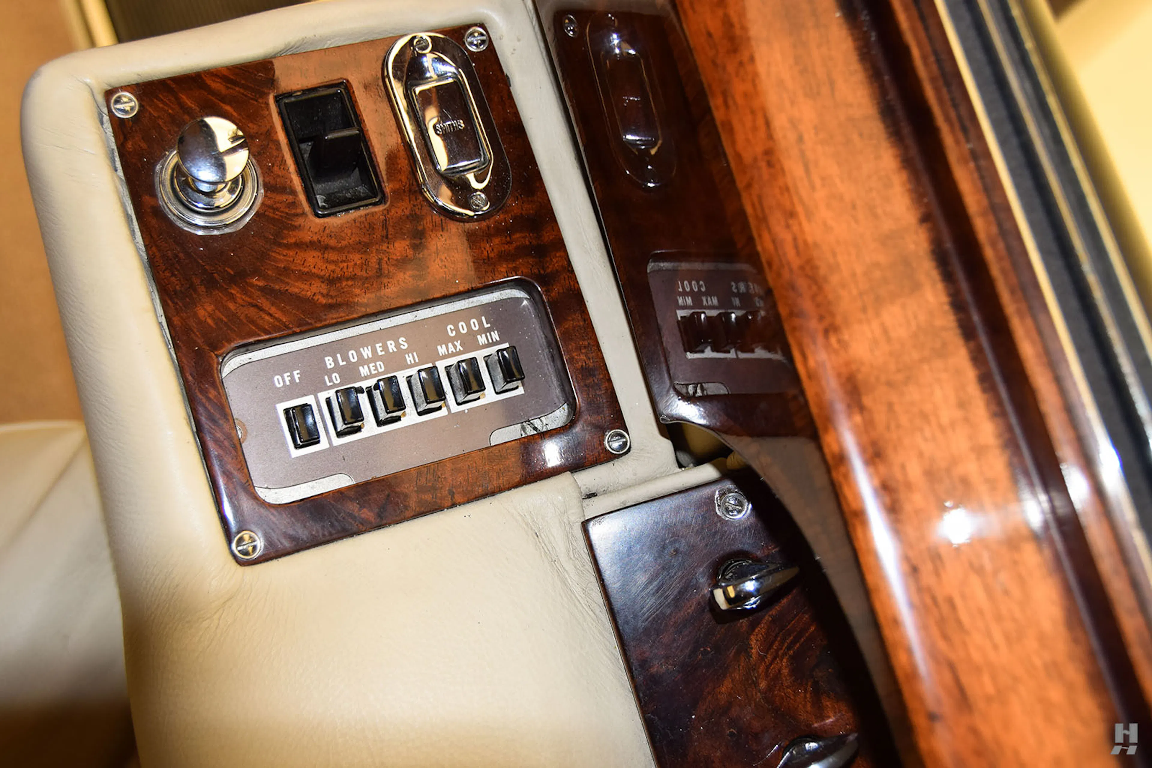 1960 Rolls-Royce Phantom V Park Ward 4dr Limousine Courtesy of Hyman Ltd.