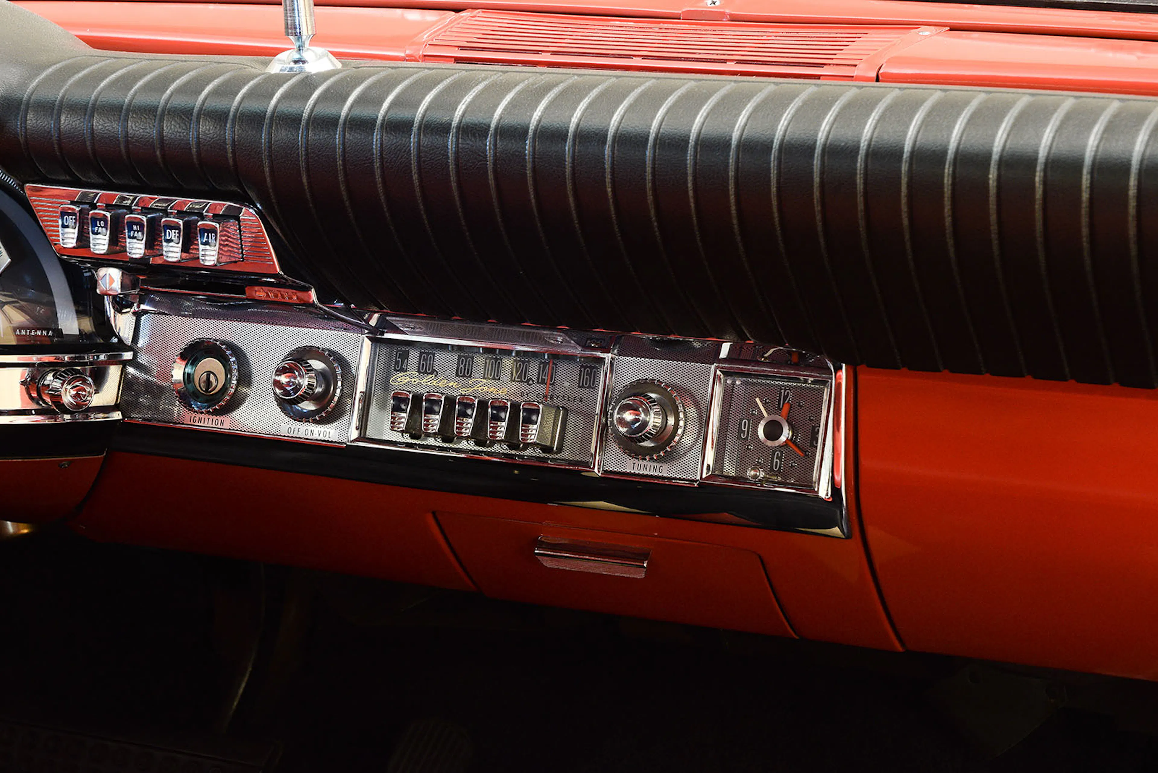 1962 Chrysler New Yorker 4dr Sedan Courtesy of Hyman Ltd.