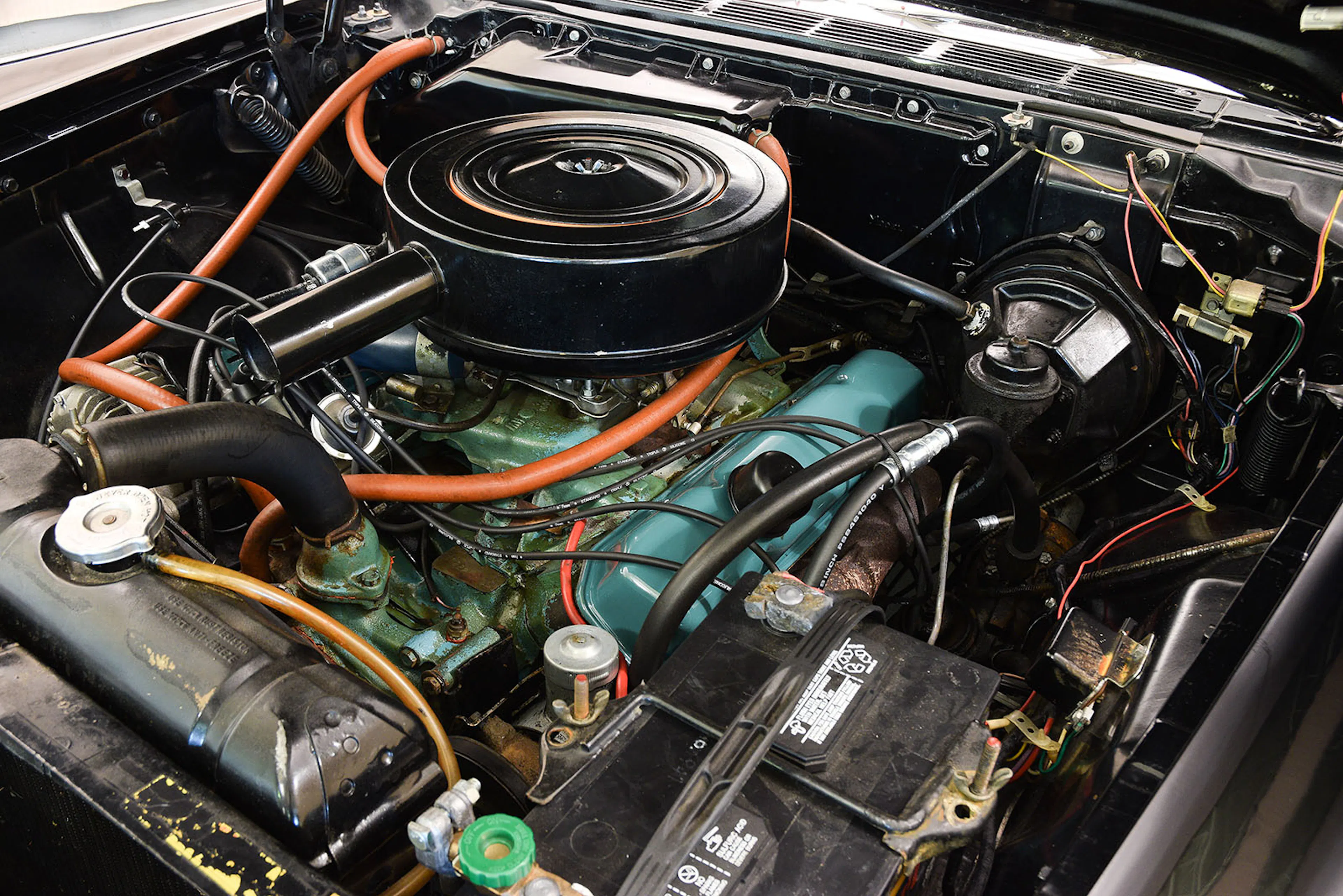 1962 Chrysler New Yorker 4dr Sedan Courtesy of Hyman Ltd.