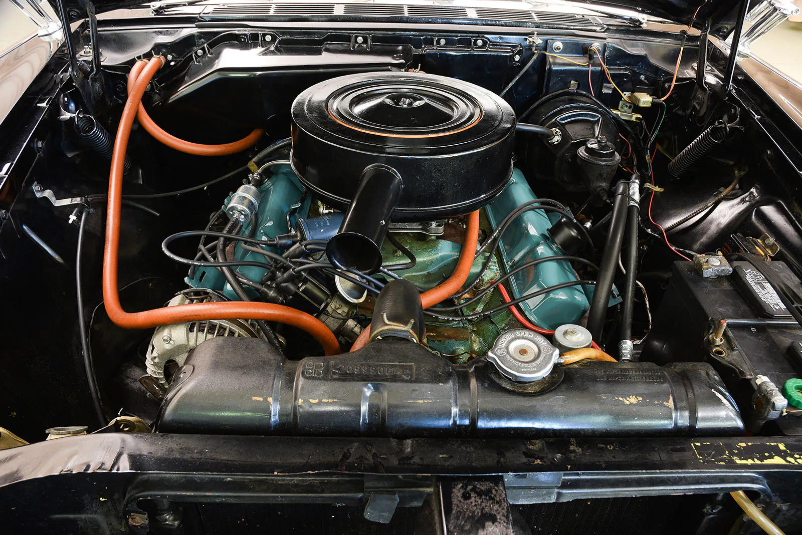 1962 Chrysler New Yorker 4dr Sedan Courtesy of Hyman Ltd.