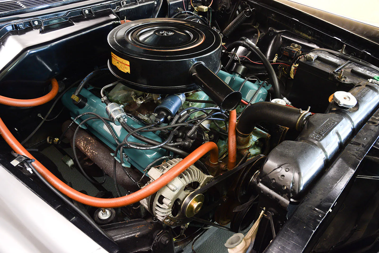 1962 Chrysler New Yorker 4dr Sedan Courtesy of Hyman Ltd.