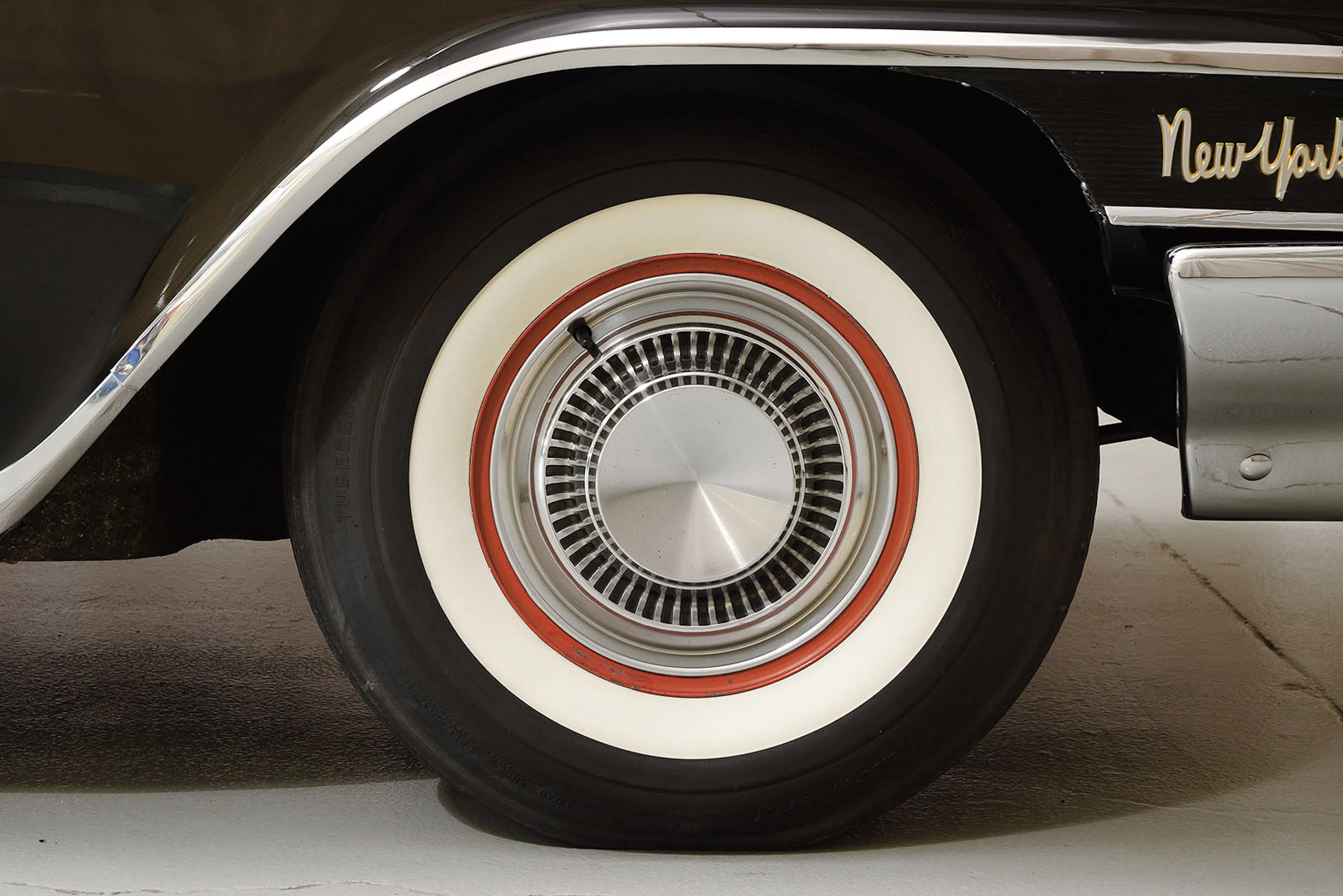 1962 Chrysler New Yorker 4dr Sedan Courtesy of Hyman Ltd.