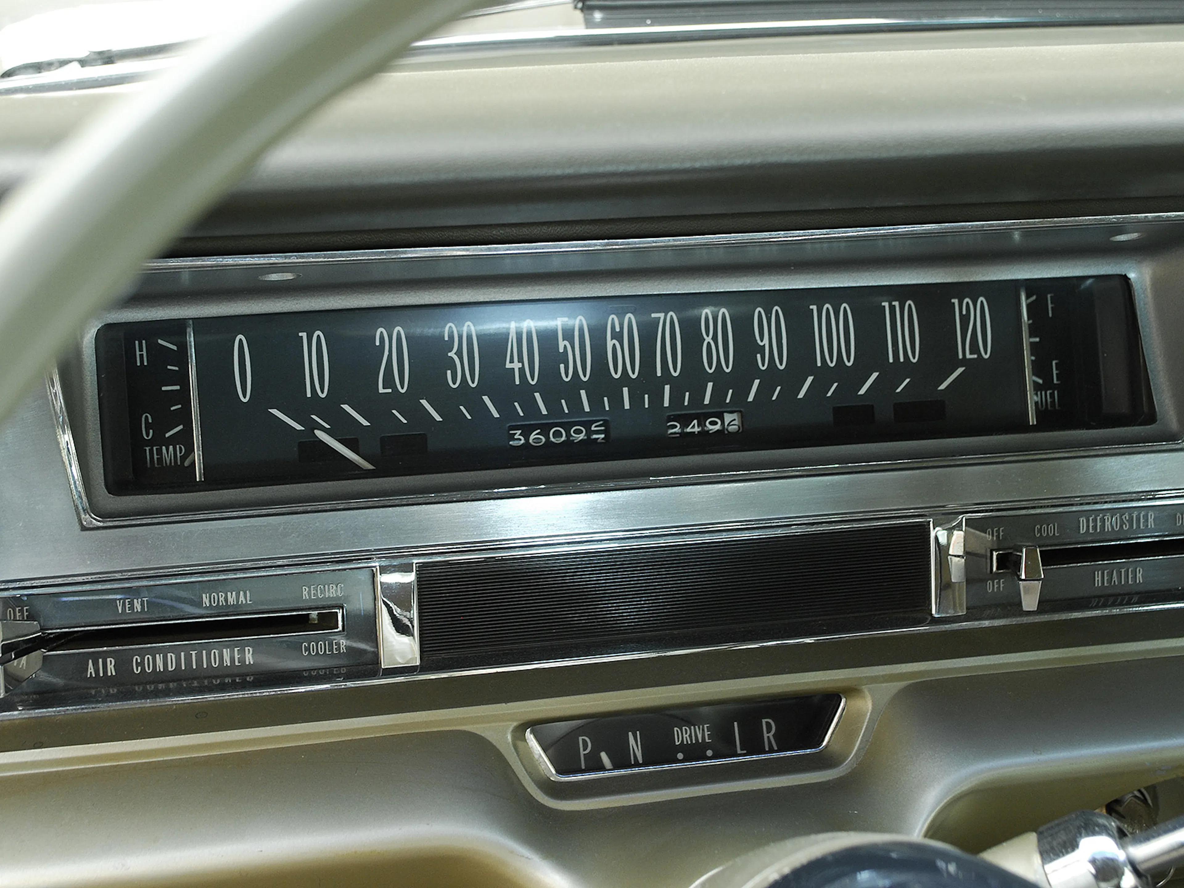 1962 Cadillac Fleetwood 60 Special 4dr Sedan Courtesy of Hyman Ltd.