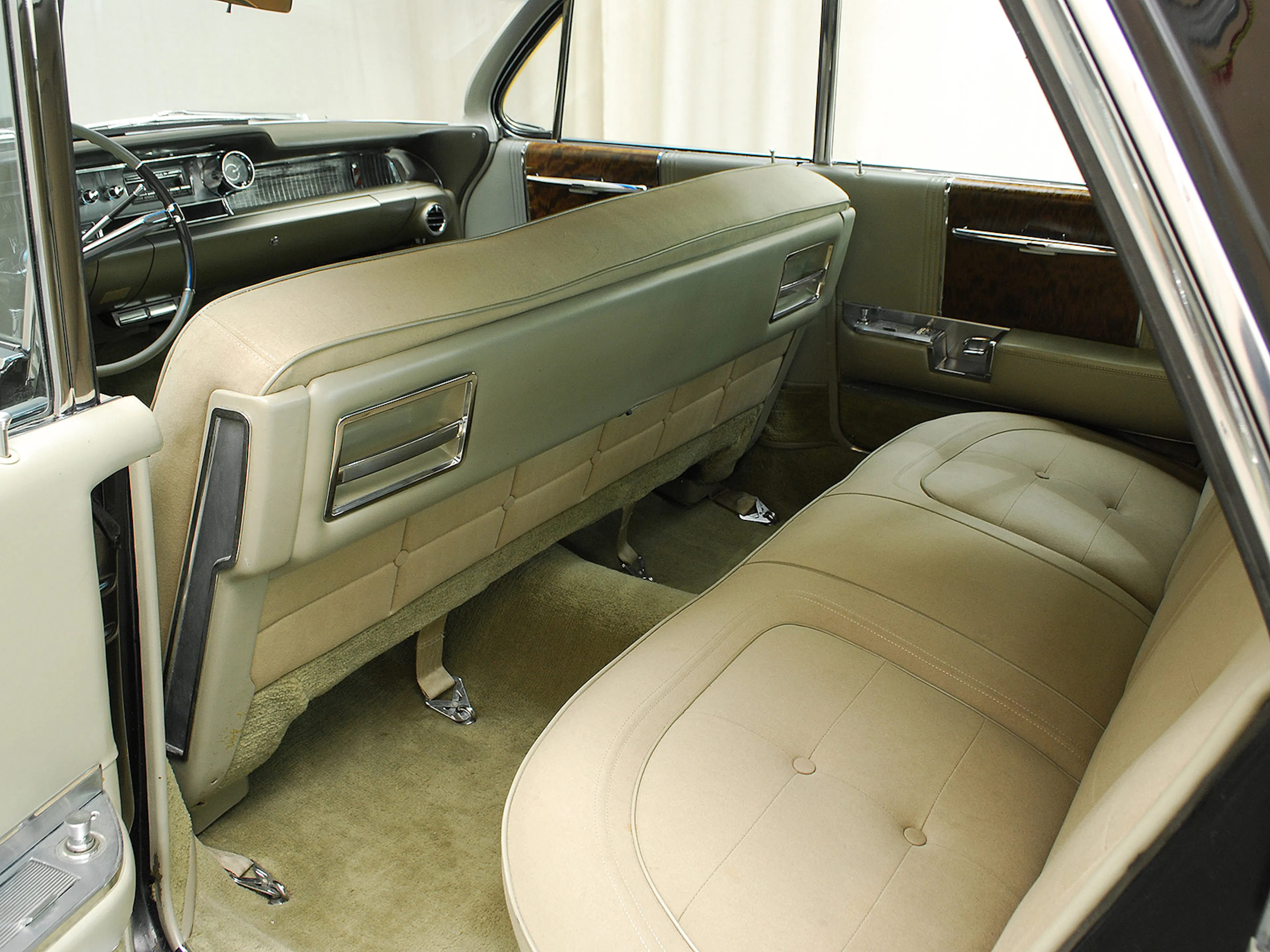 1962 Cadillac Fleetwood 60 Special 4dr Sedan Courtesy of Hyman Ltd.